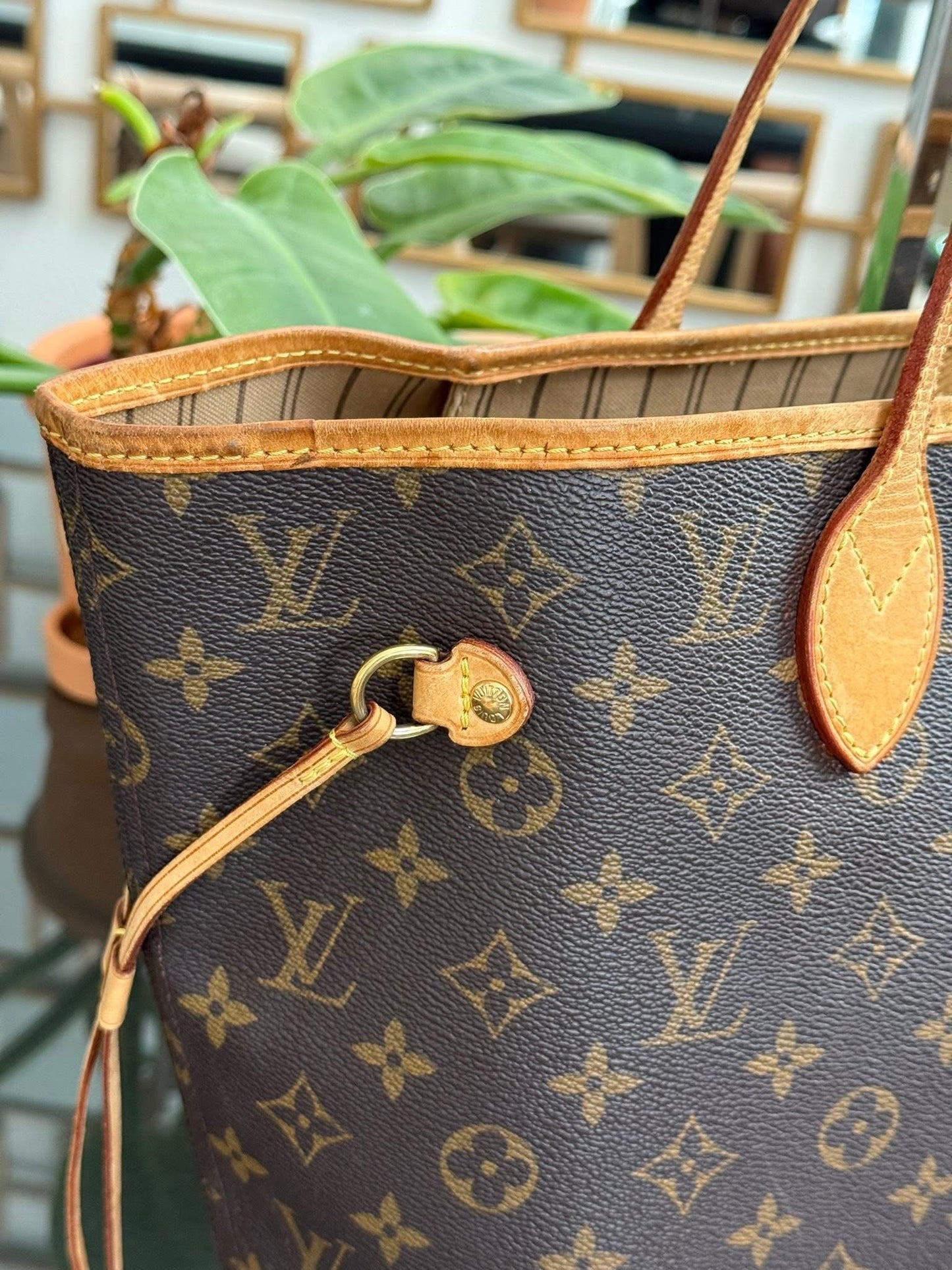 Neverfull MM in Monogram with Dustbag 📅 Year: 2007