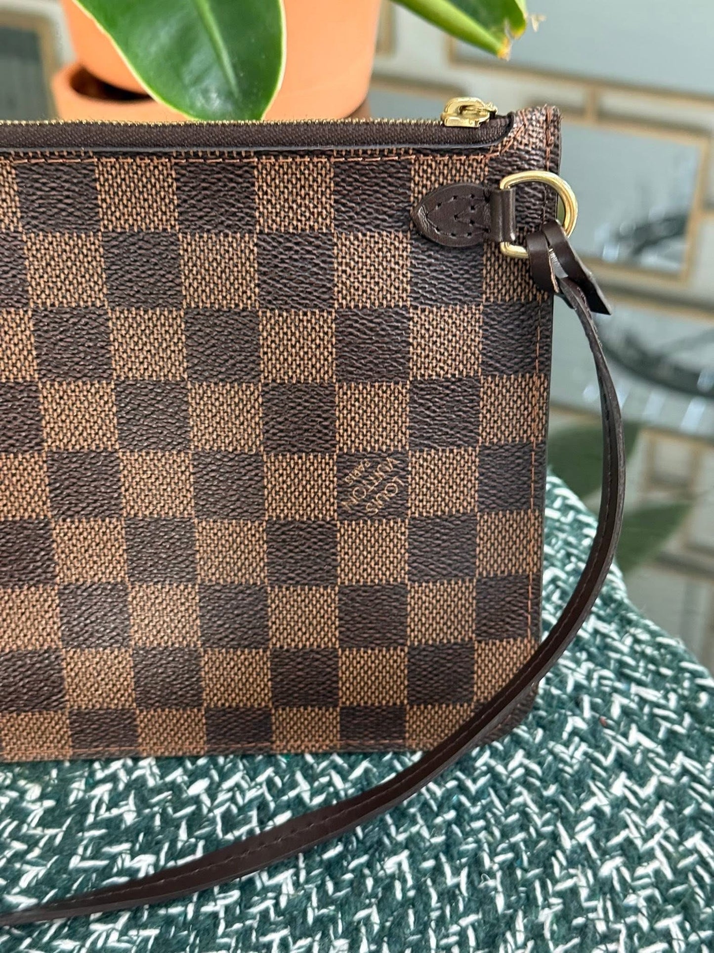 Neverfull MM/GM in DE Pouch with Wriststrap 🗓️ Year: 2016
