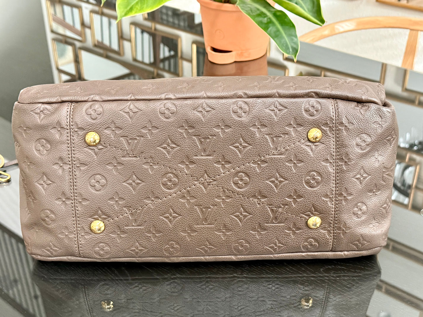 Artsy MM Empriente Ombre with Dustbag and Insert Organizer 📅 Year: 2011