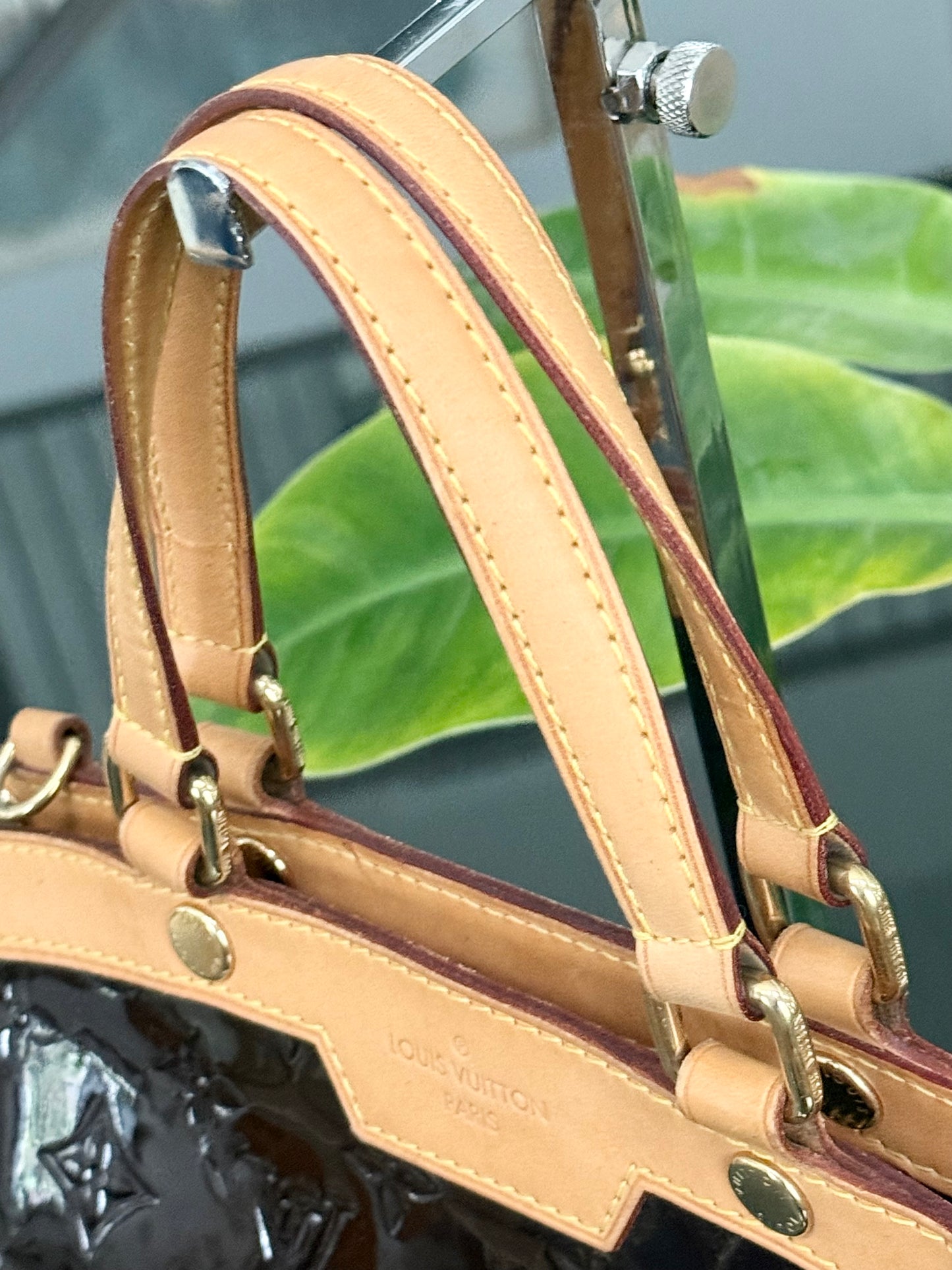 Vernis Brea MM Amarante with Original Strap , Dustbag and Insert Organizer 🗓️ Year: 2013