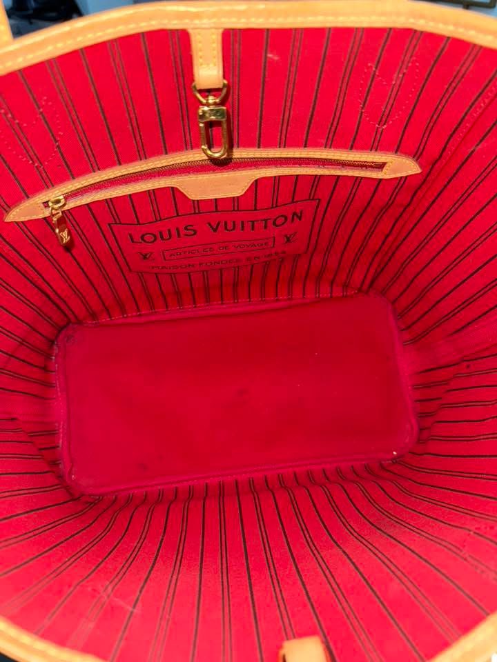 Neverfull MM Monogram in Cerise interior with Dustbag and Insert Organizer 🌺 📅 Year: 2018
