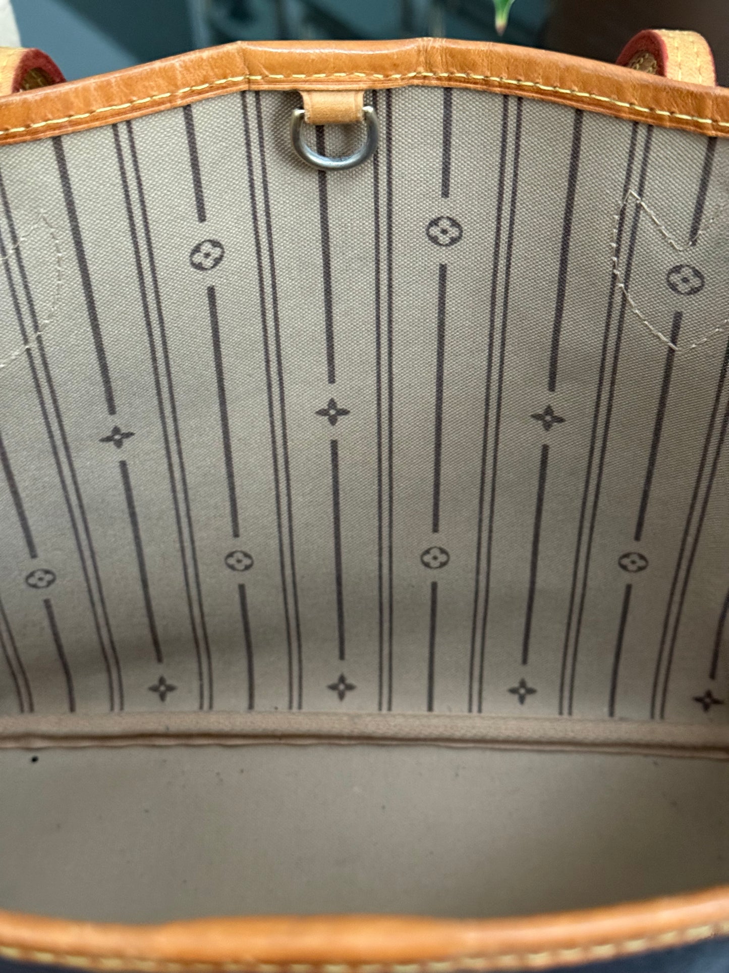 Neverfull PM in Monogram with Dustbag and Insert Organizer 🗓️ Year: 2009