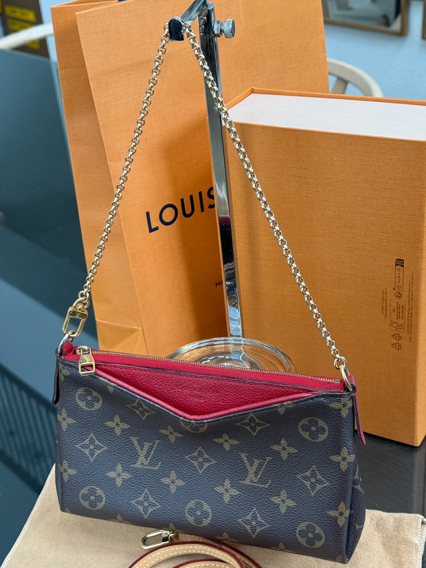 Pallas Clutch w/ Box, Dustbag and Paper bag - Year: 2017