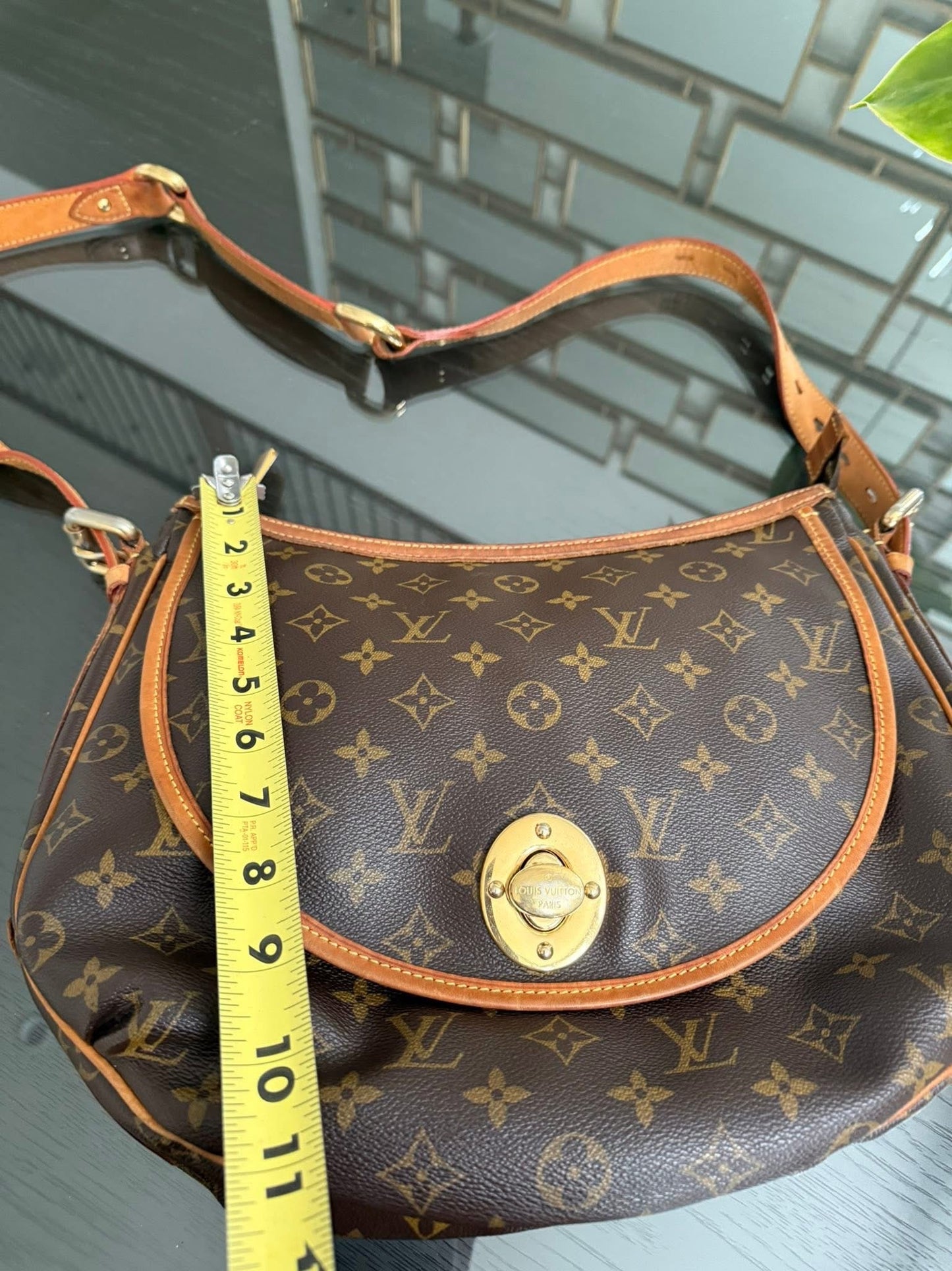 Tulum GM Shoulder/ Crossbody Bag - 🗓️ Year: 2010