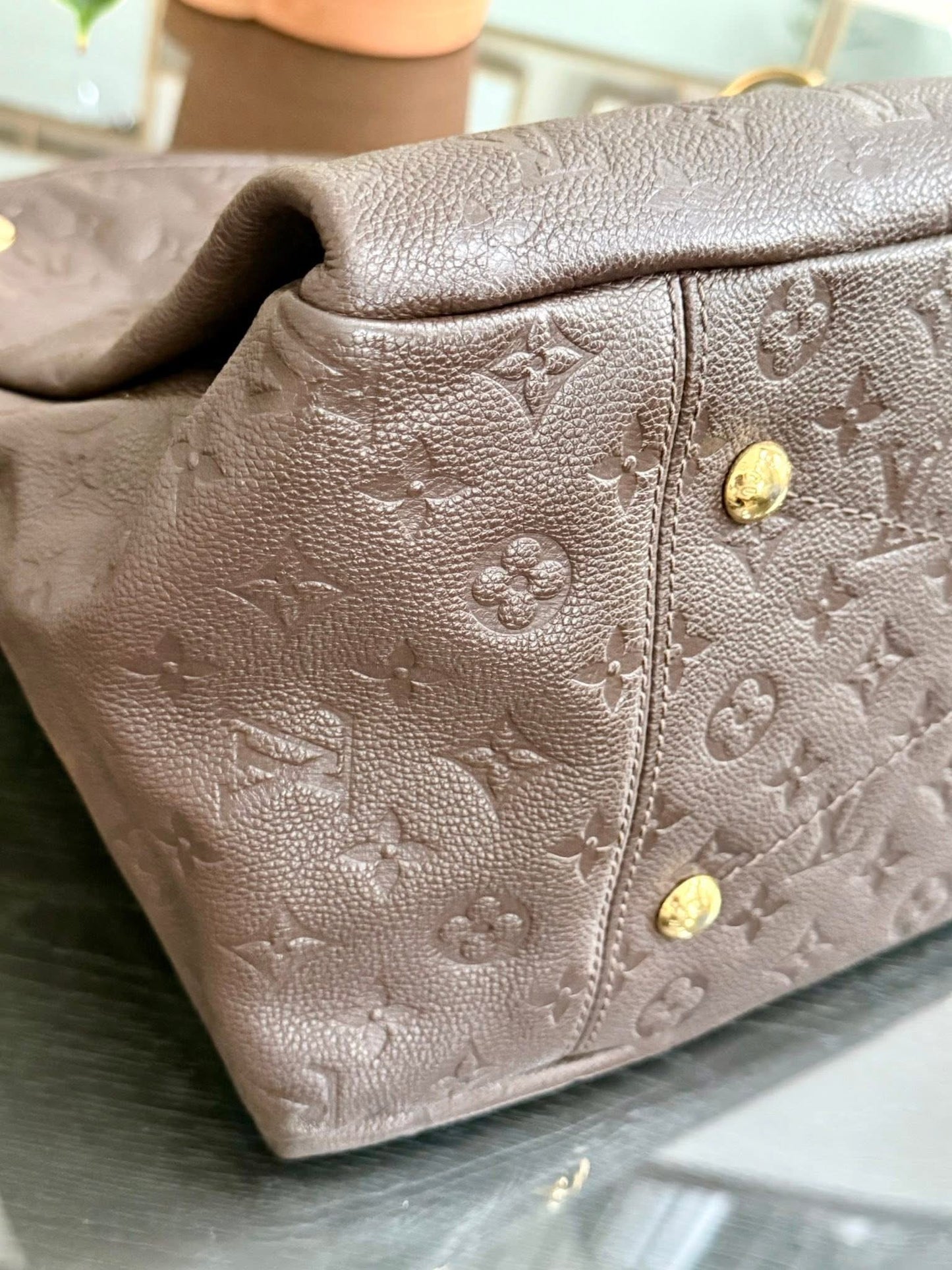 Artsy MM Empriente in Taupe Glaze with Dustbag and Insert Organizer 📅 Year: 2012
