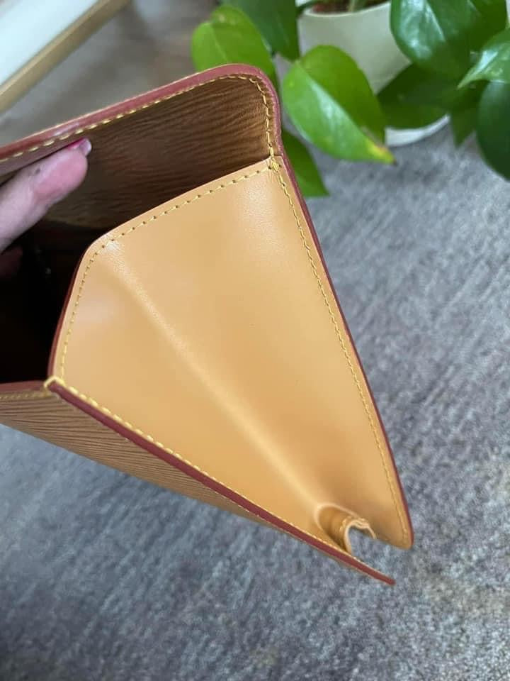Epi Montaigne Clutch in Winnipeg Beige -Year: 1987