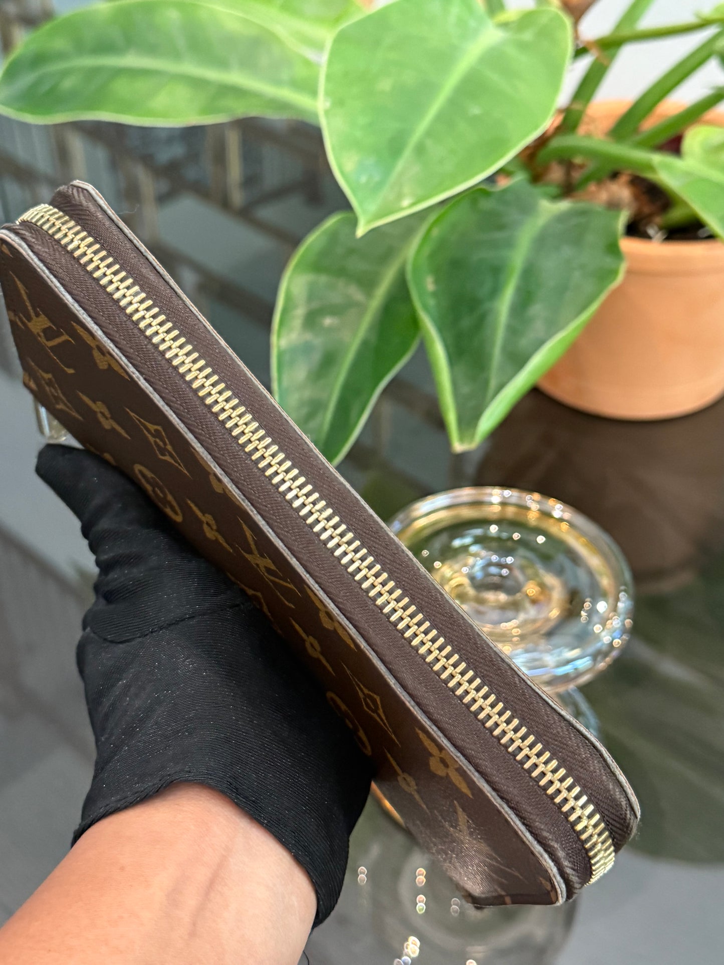 Zippy Long Wallet in Monogram with Dustbag 🗓️ Year: 2014