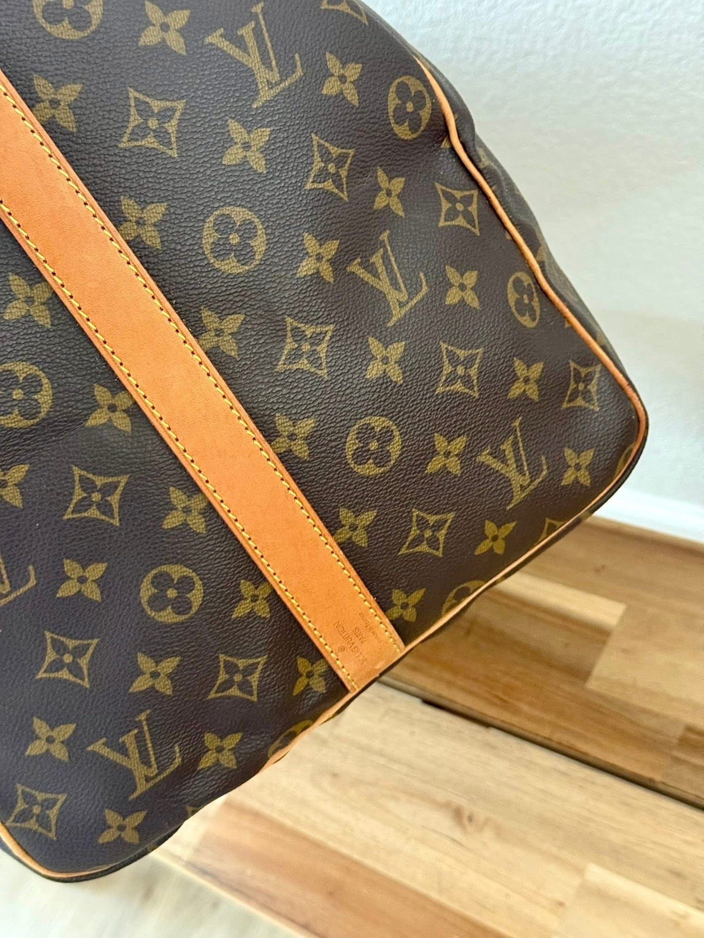 Keepall 60 Bandoulier with Original Strap, Luggage Tag and Poignet 📅 Year: 1994