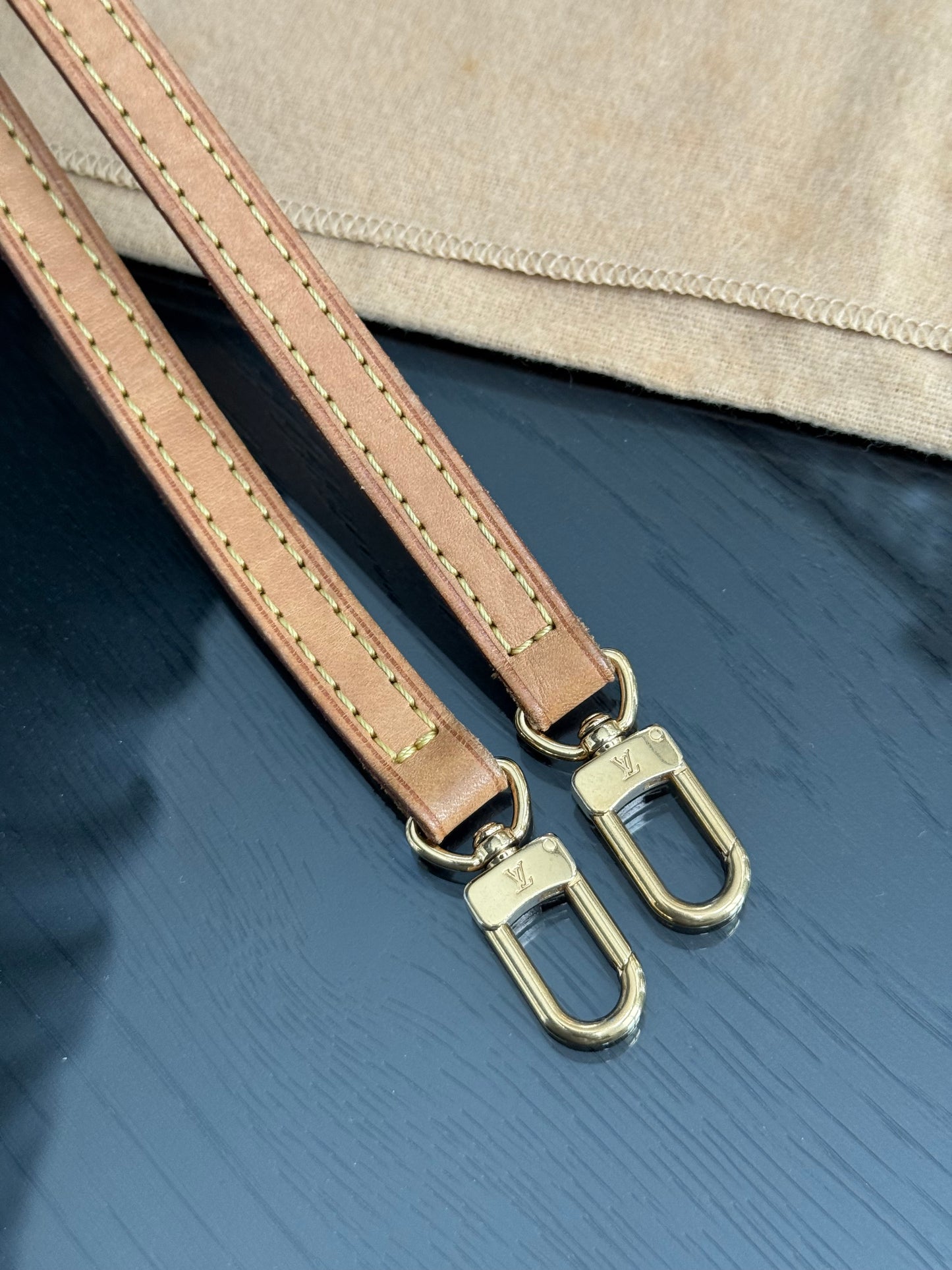 Eva Clutch in Azur with Original Strap,Box Dustbag and Insert Organizer 🗓️ Year: 2011