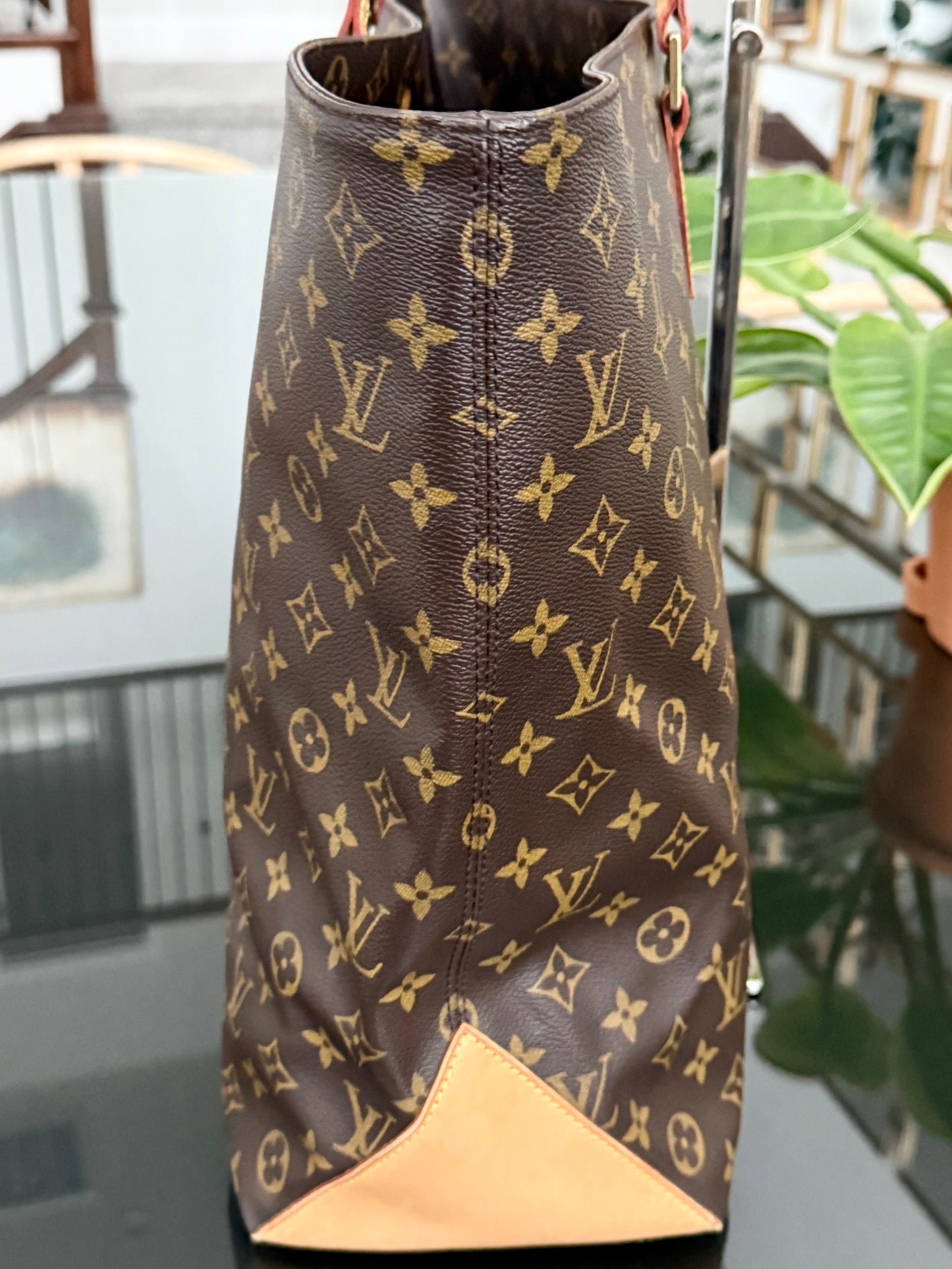 Cabas Alto in Monogram 🗓️ Year: 2002