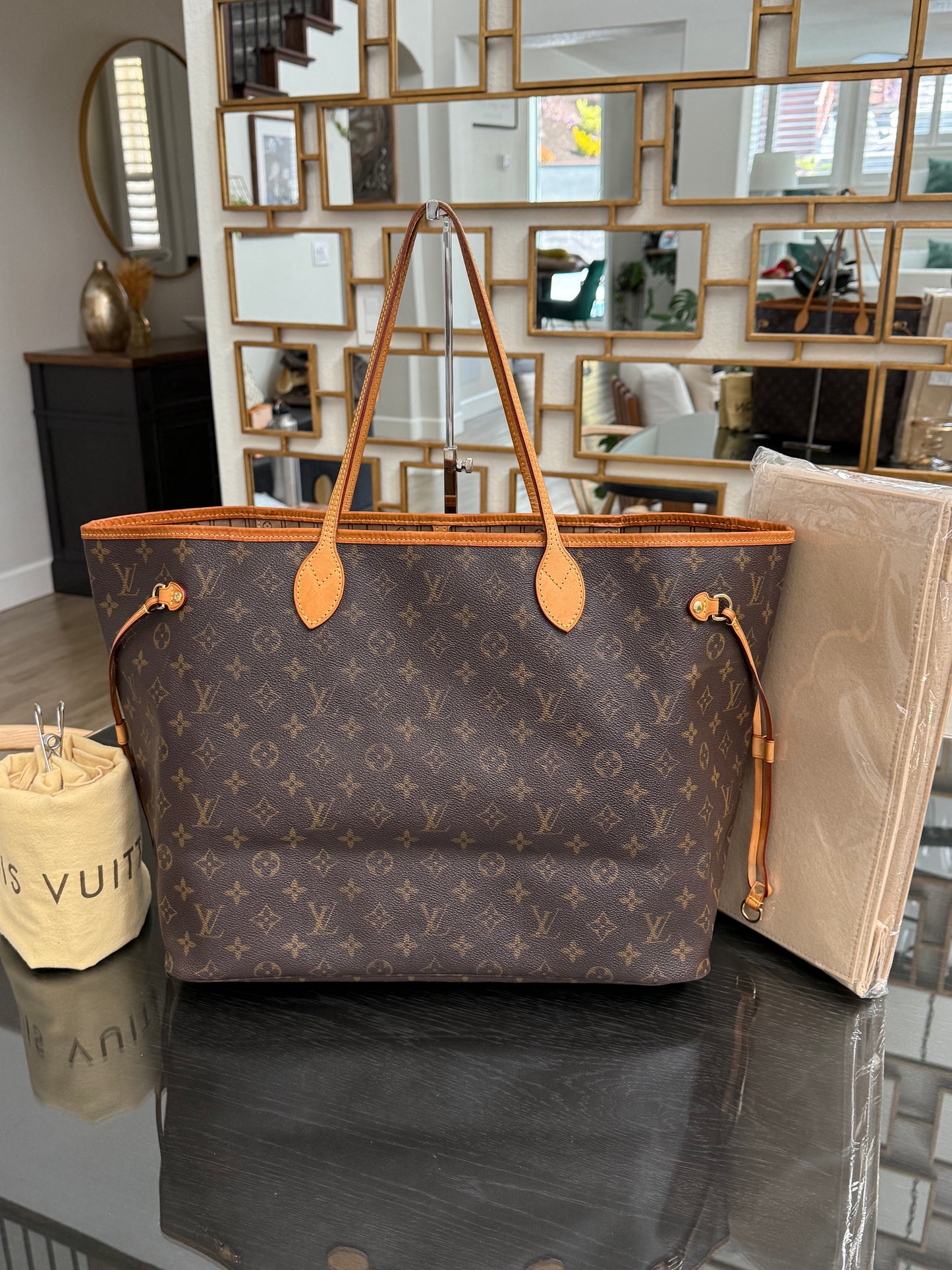 Neverfull GM with Dustbag and Insert Organizer 📅 Year: 2009