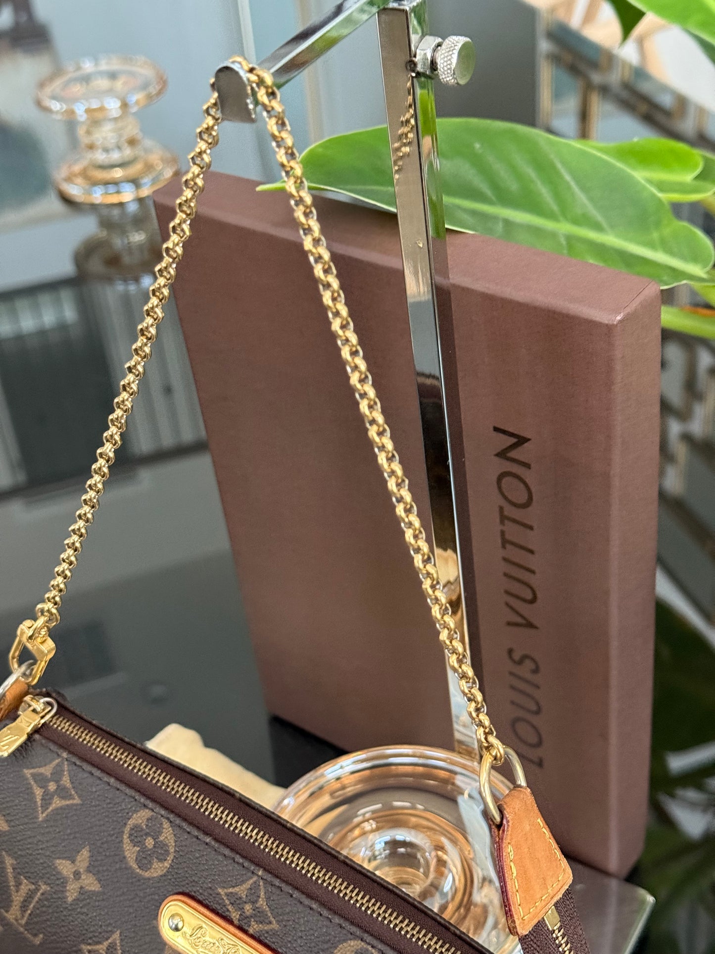 🌻Eva Clutch with Box and Dustbag🌻🗓️ Year: 2012