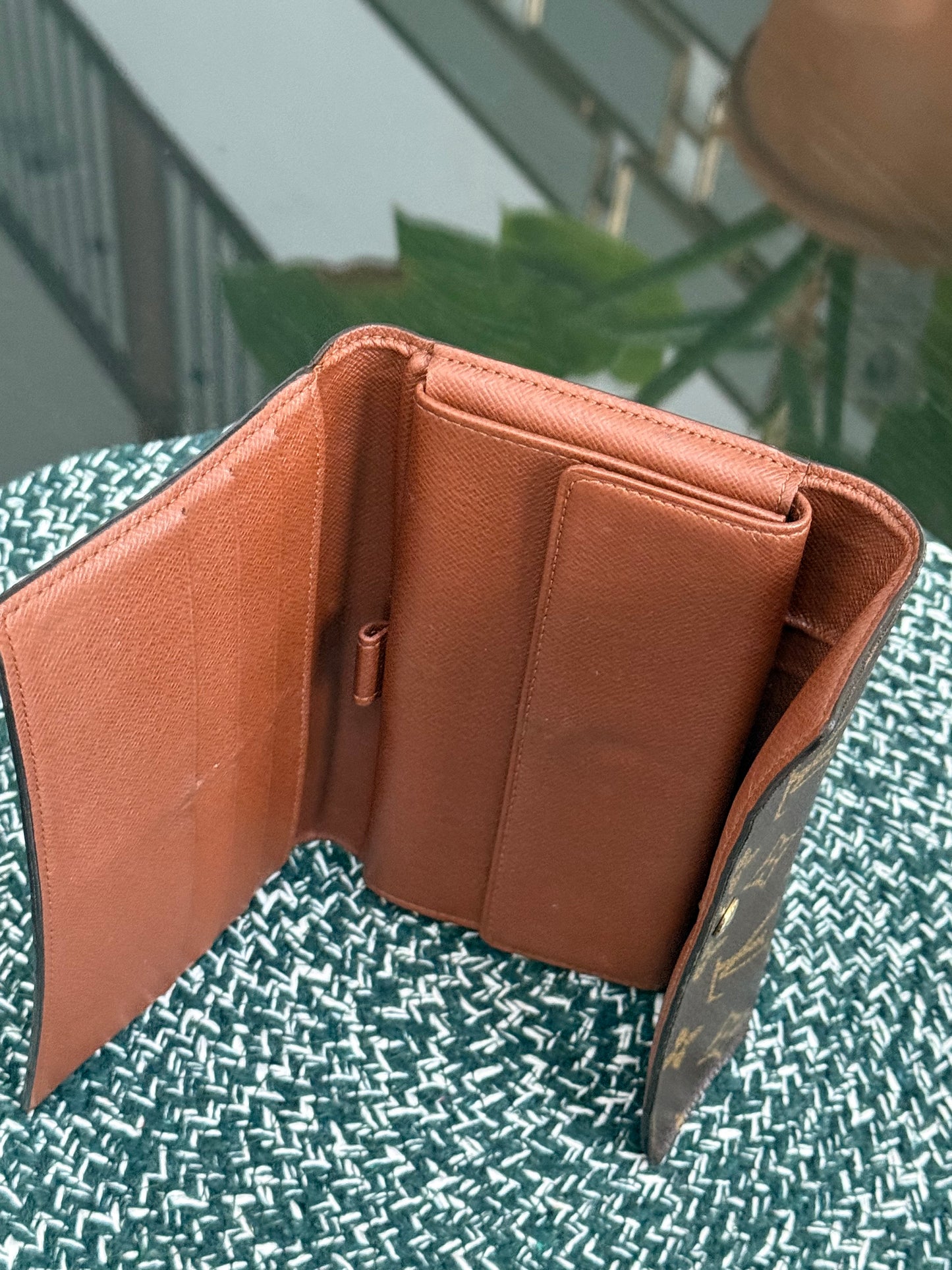 International Wallet in Monogram 🗓️ Year: 2003