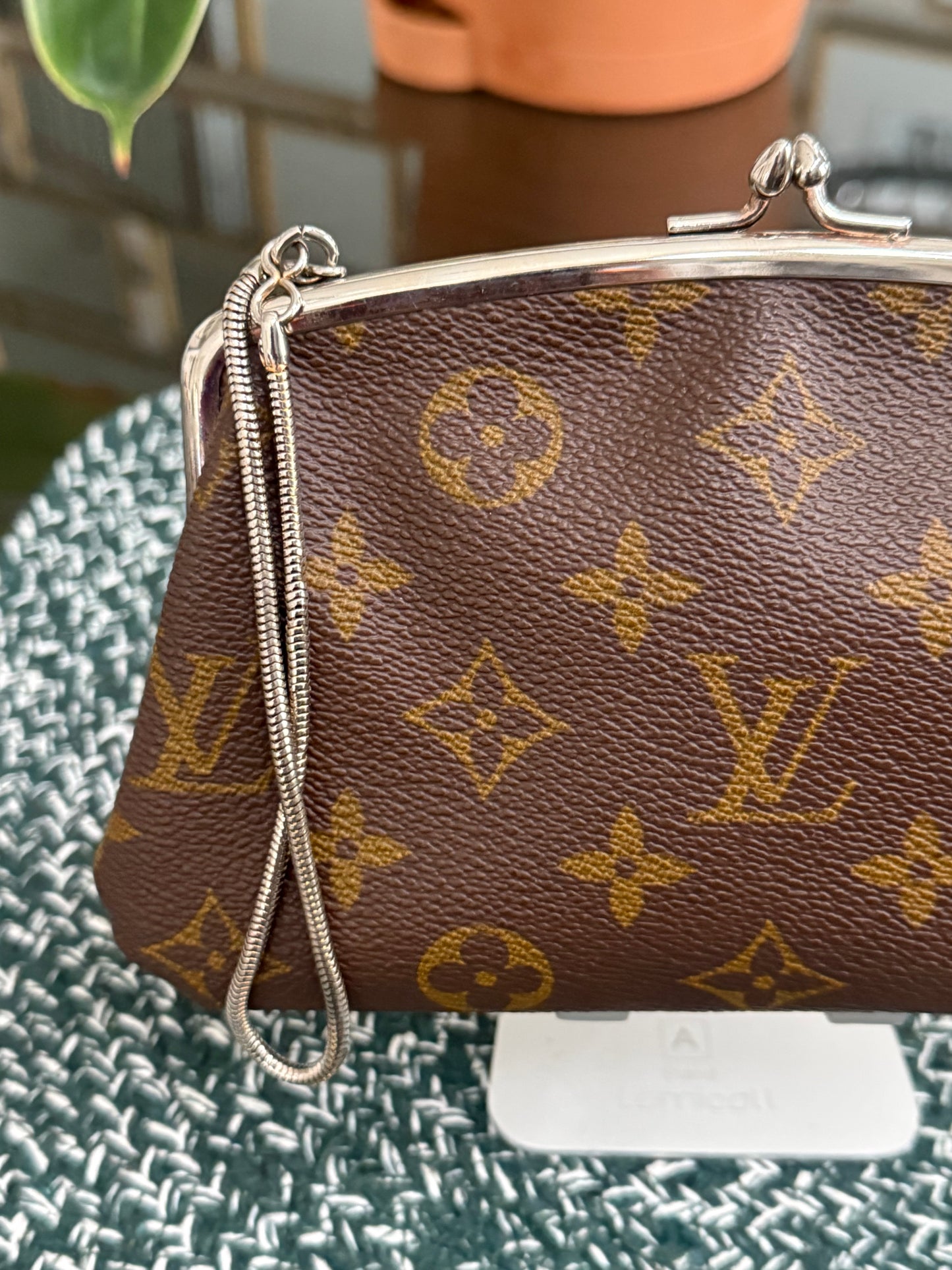 Vintage Monogram Kisslock Pouch🗓️