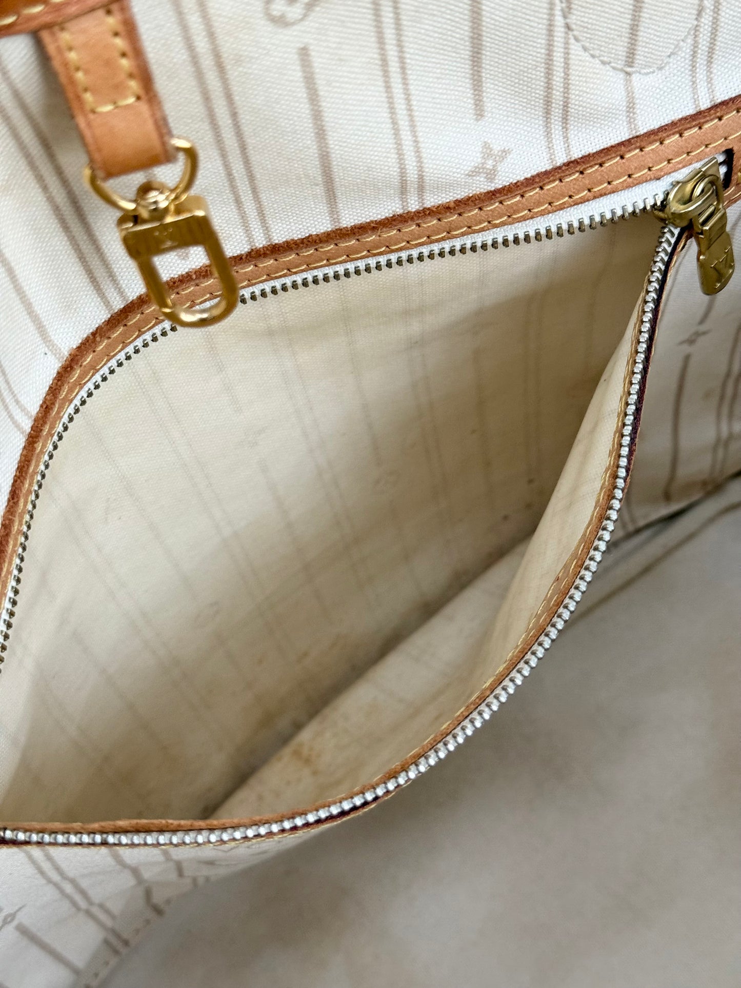Neverfull MM Azur w/ Dustbag 
🗓️ Year: 2012