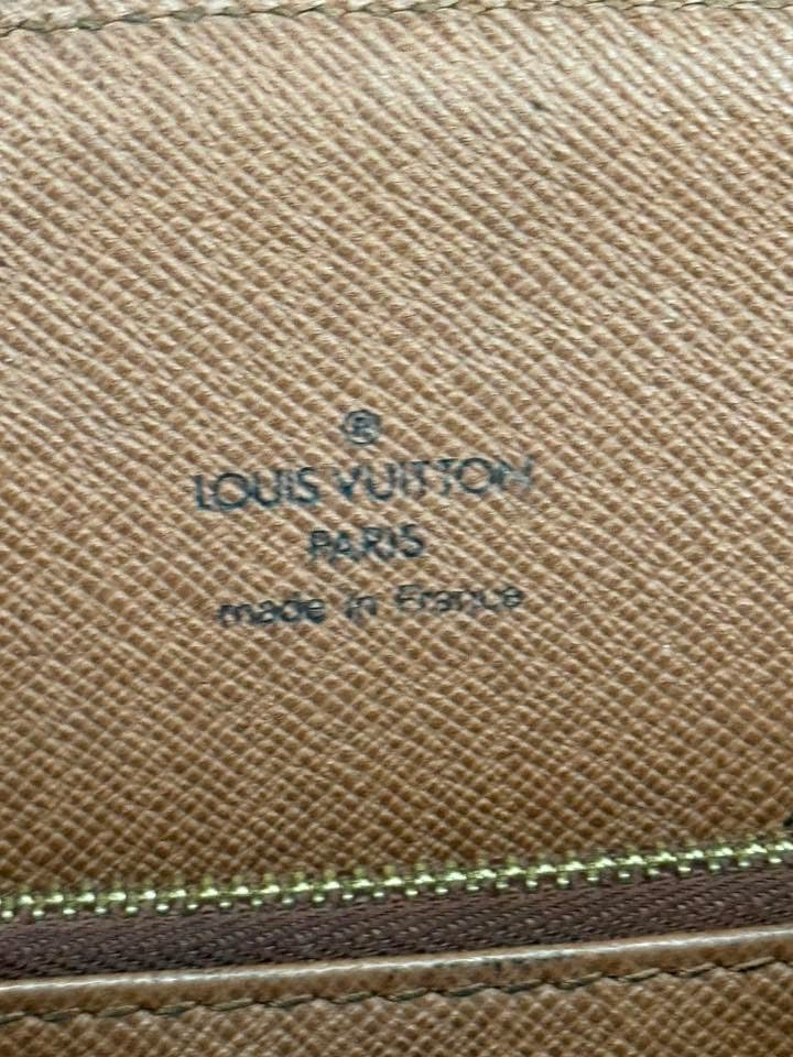 Courcelles Shoulder/ Crossbody bag 📅 Year: 1997