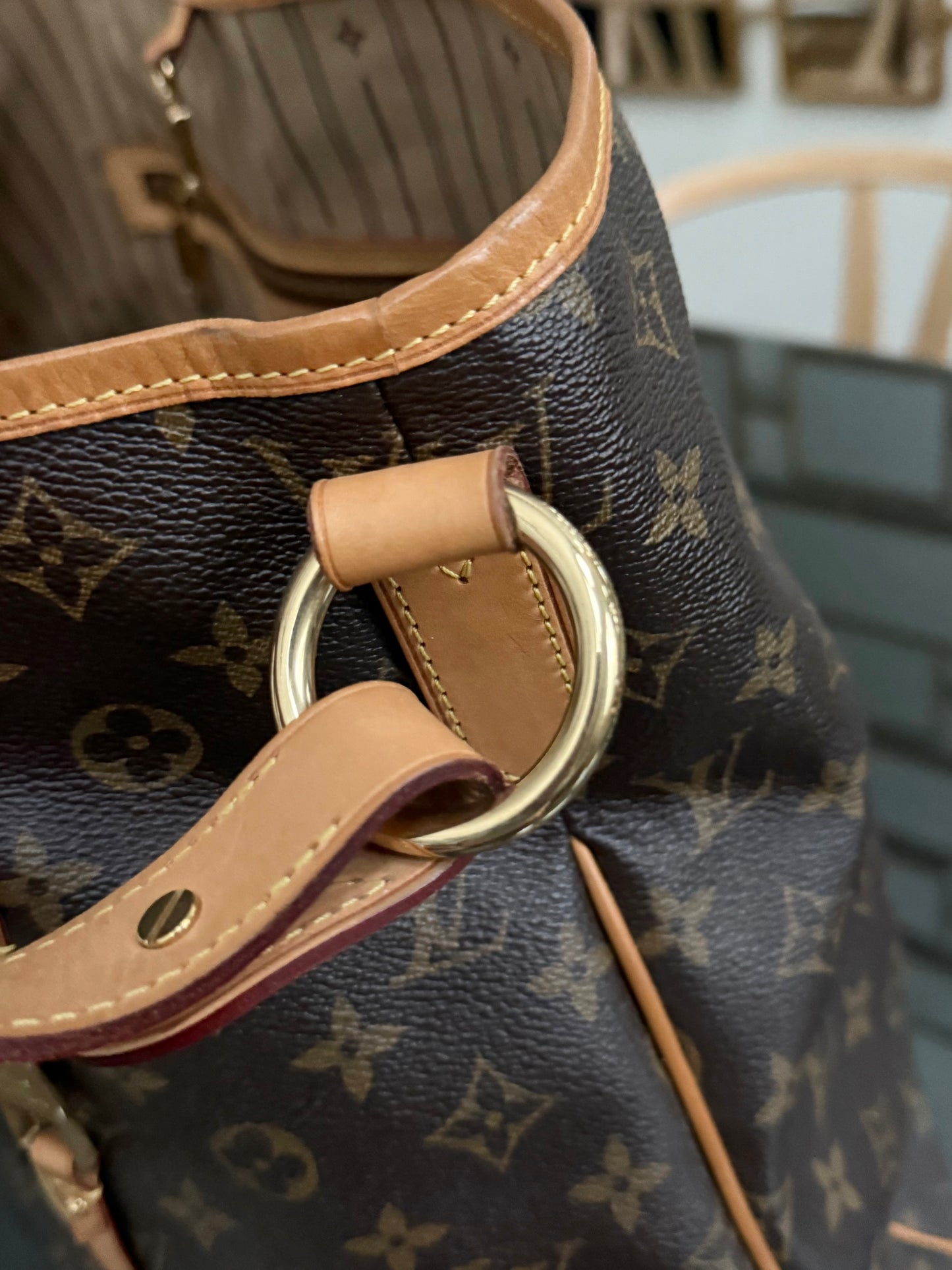 Delightful GM with Dustbag 🌹📅 Year: 2011