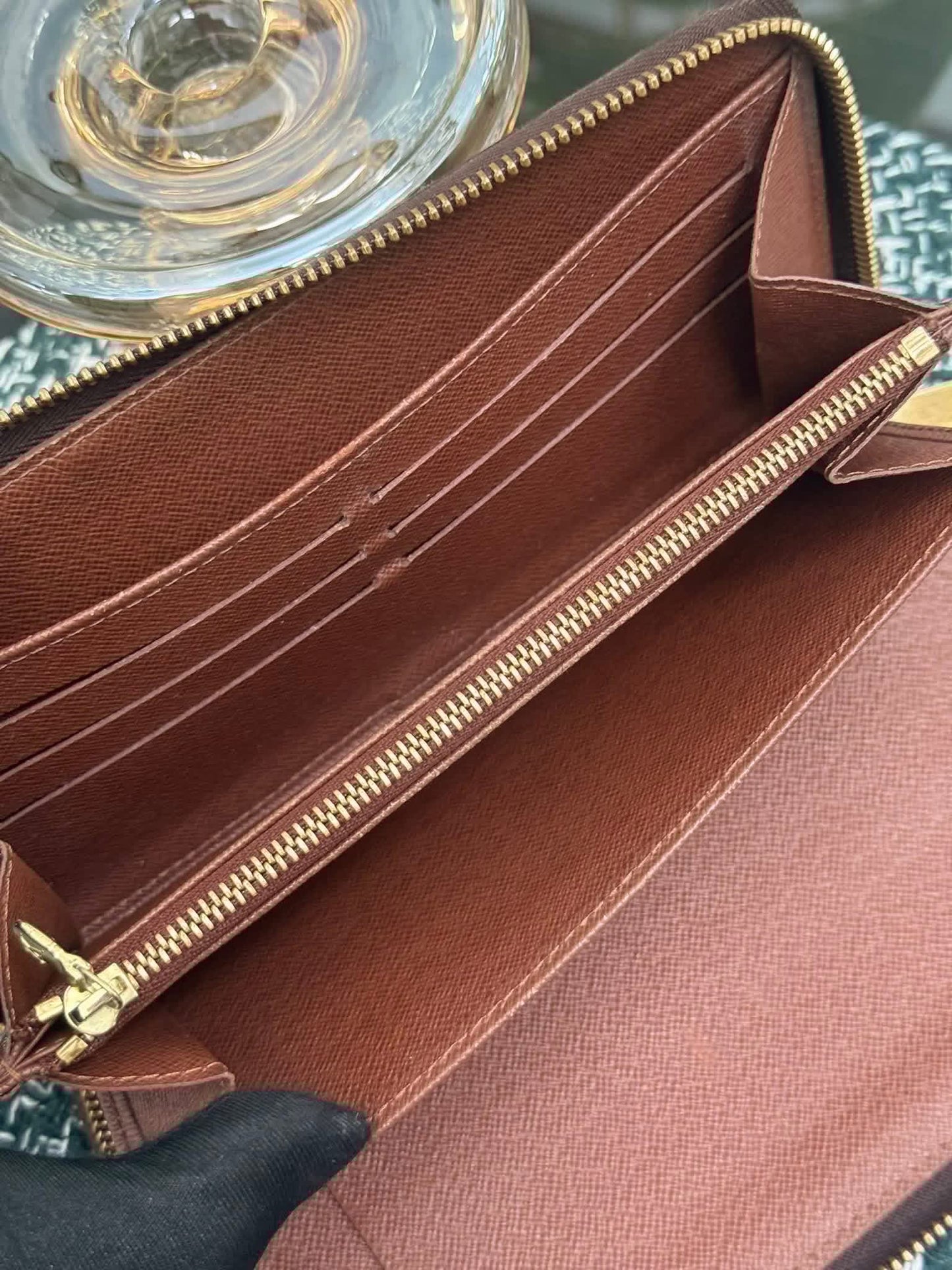 Monogram Zippy Wallet Organizer 🗓️ Year: 2009