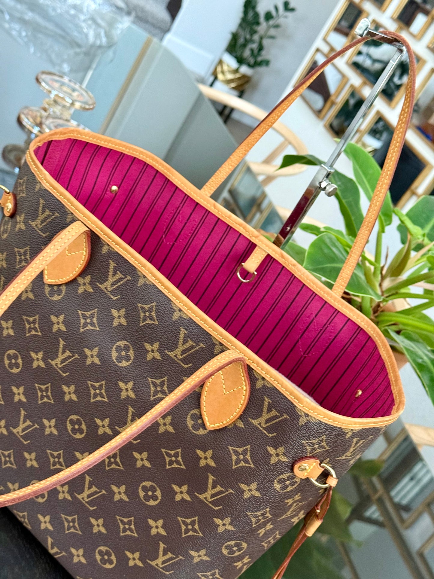 Neverfull MM in Peony with Insert Organizer and Dustbag 🗓️ Year: 2016