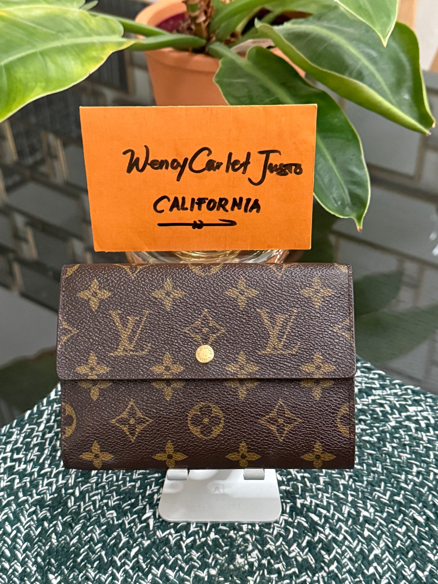 Etui Wallet Passport Holder in Monogram with 6 Cardholders 🗓️ Year: 1999