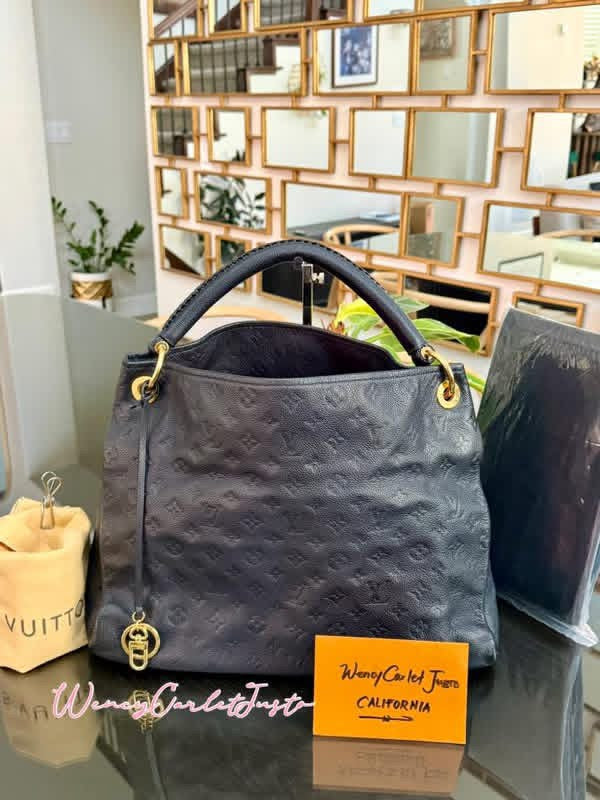 Artsy MM Empriente in Black/ Navy Blue with Dustbag and Insert Organizer 📅 Year: 2010