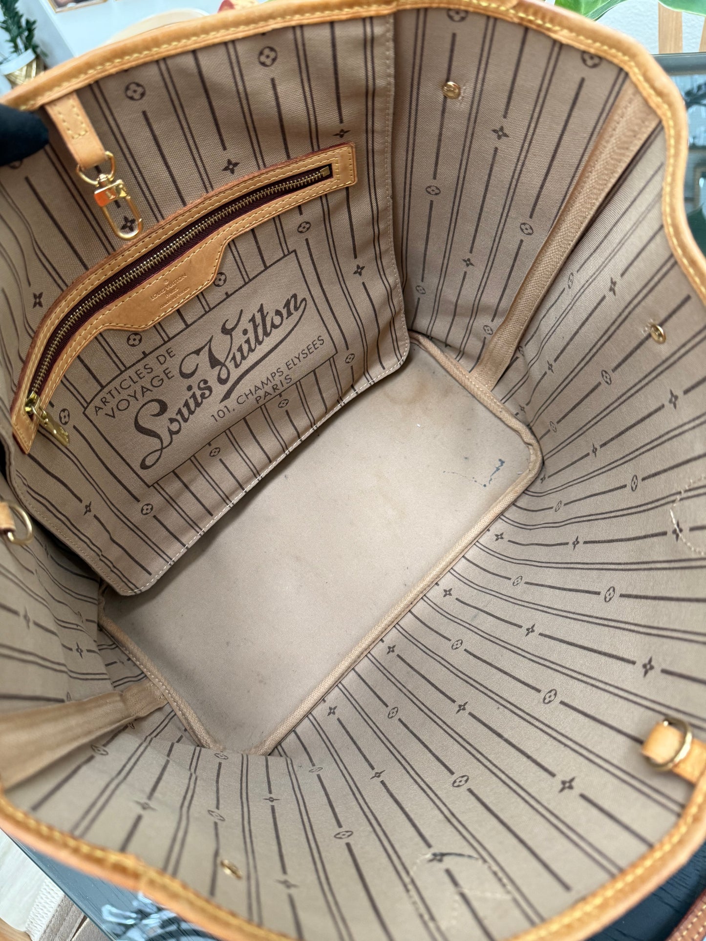 Neverfull MM 📅 Year: 2008