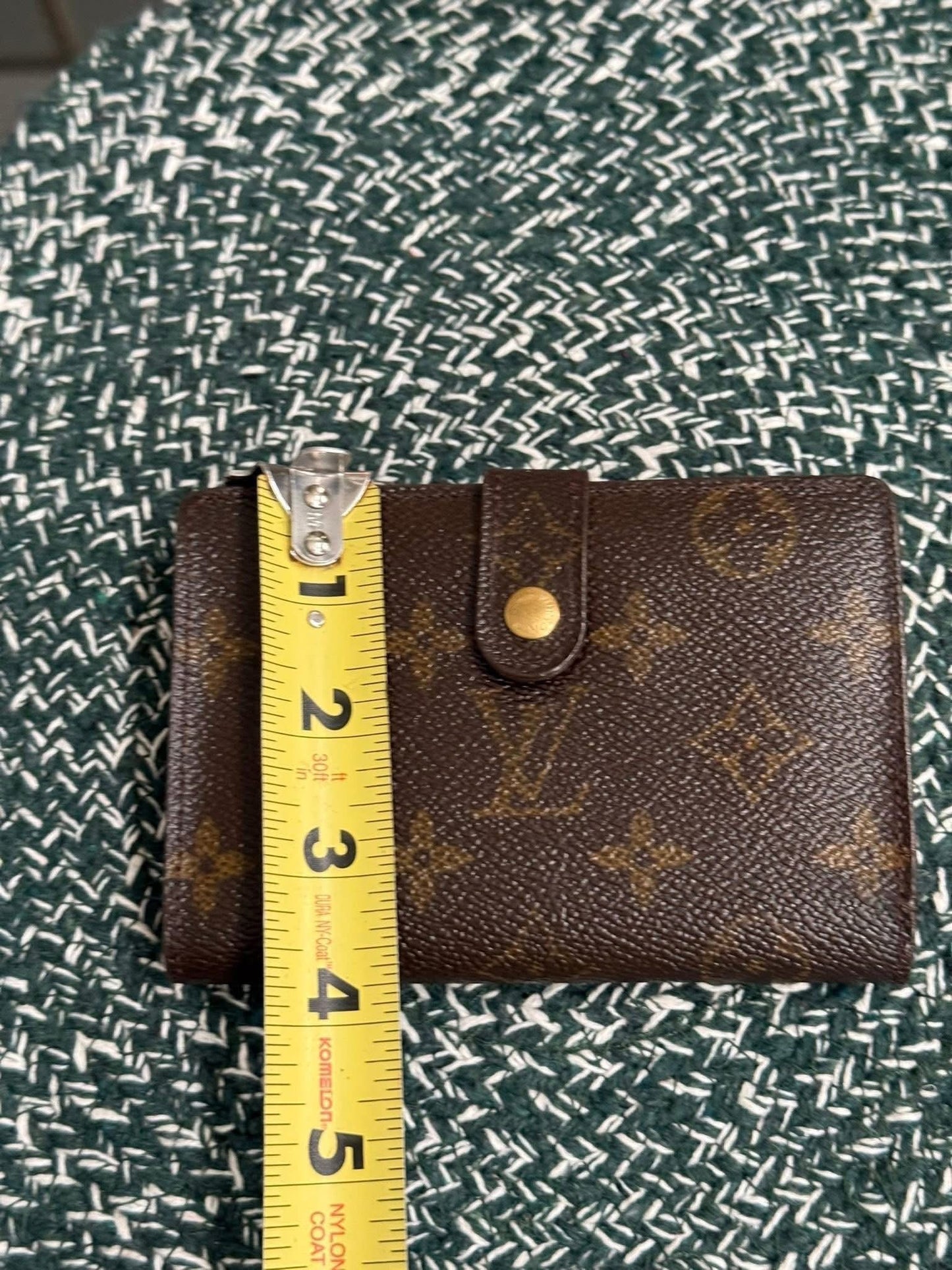 Kisslock Wallet in Monogram 🗓️ Year: 1998
