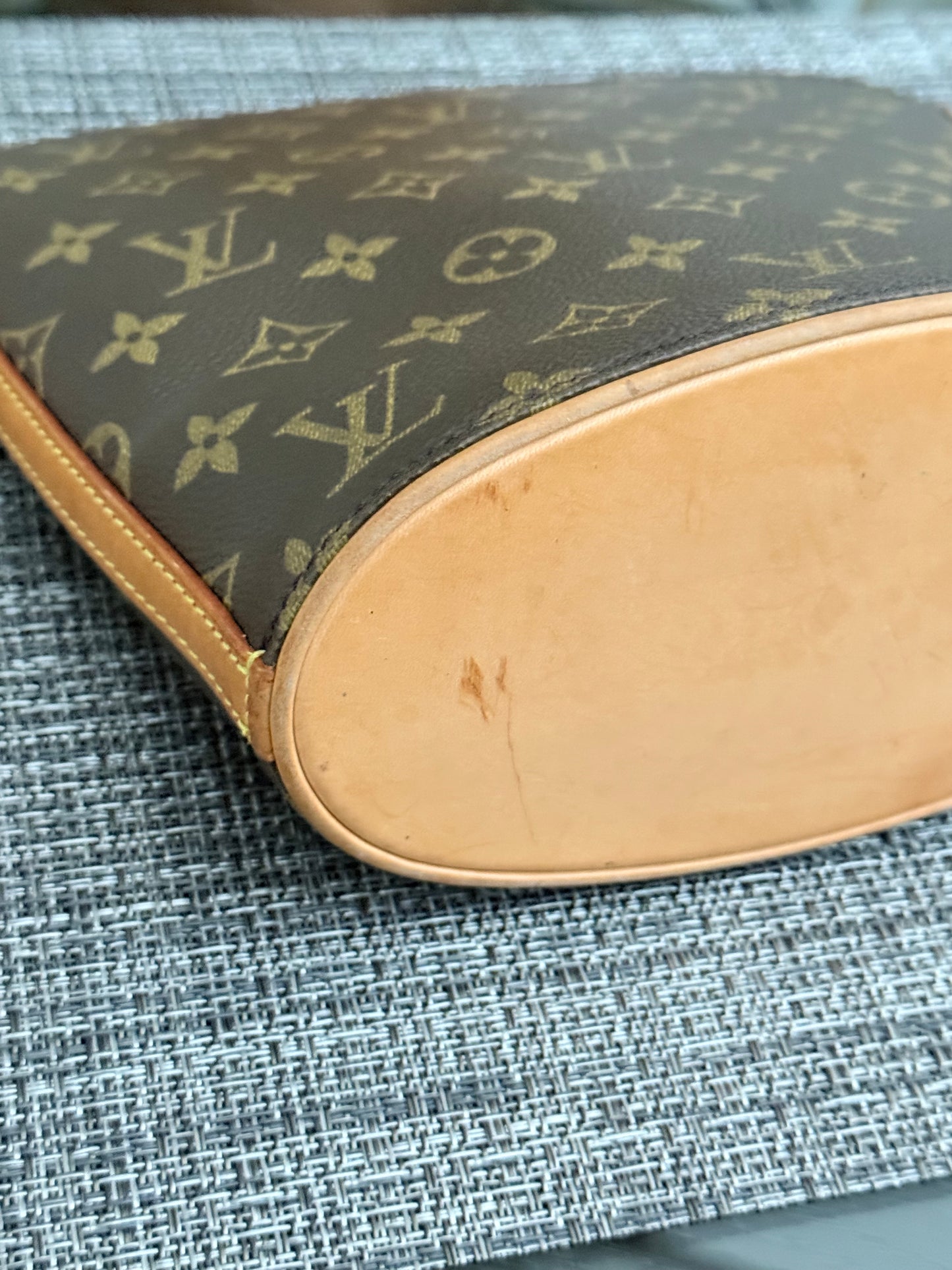 Drouot Crossbody-🗓️ Year 1999