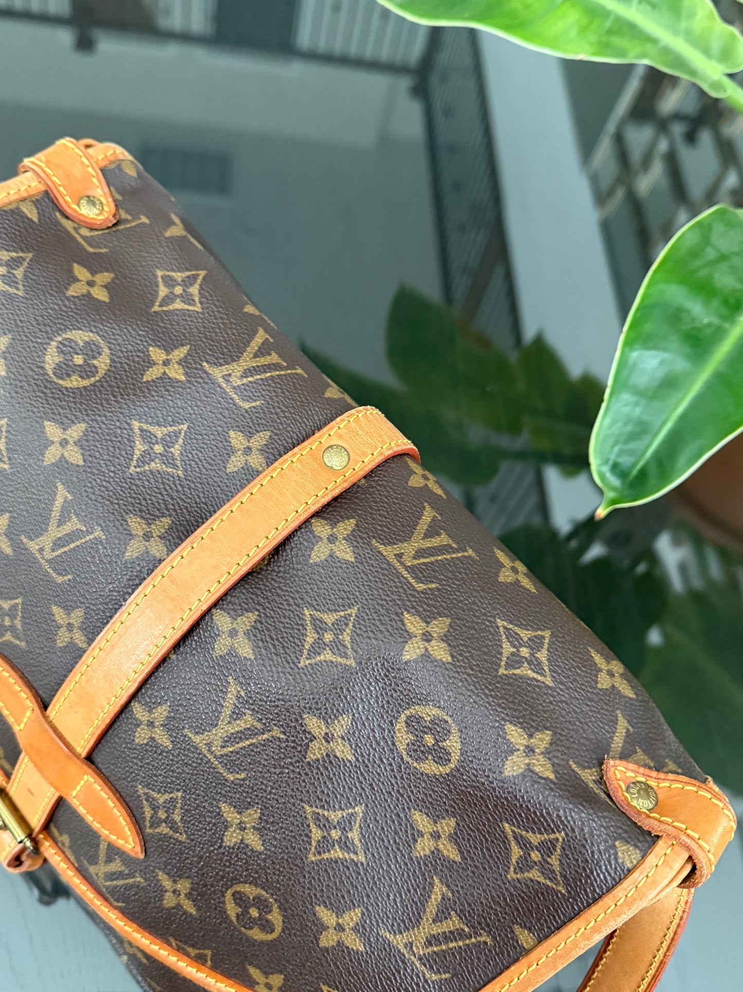 Saumur 30 Crossbody 🌺 Year: 1989