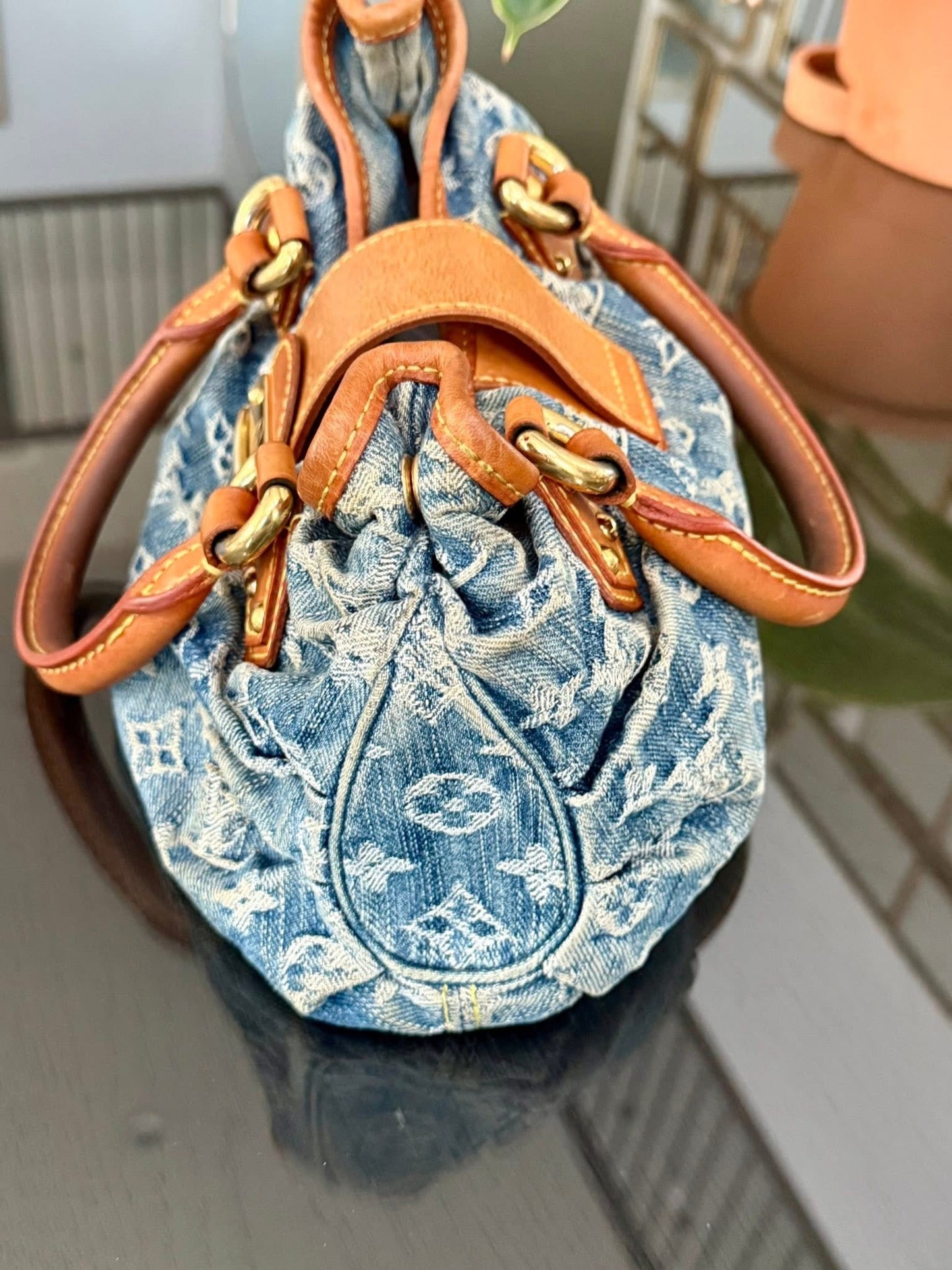 Denim Pleaty Handbag in Blue 📅