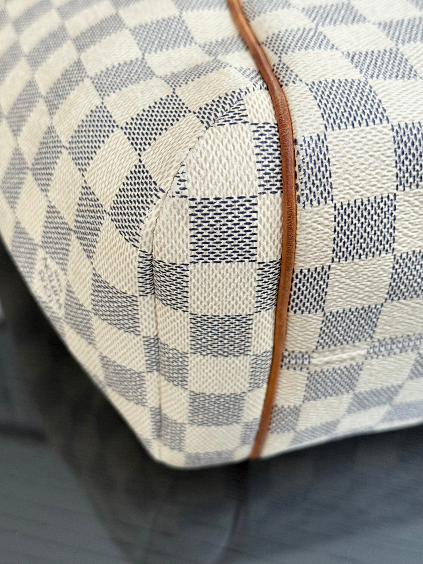 Totally PM Azur with Dustbag 📅 Year: 2011