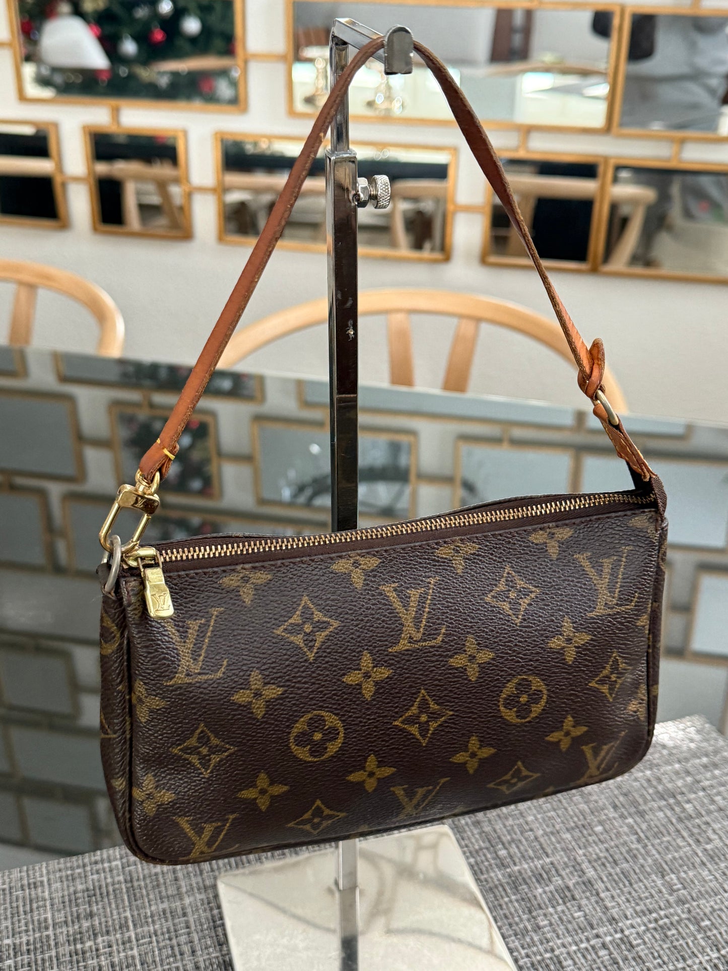 Pochette Accessories - 📅 Year: 2002