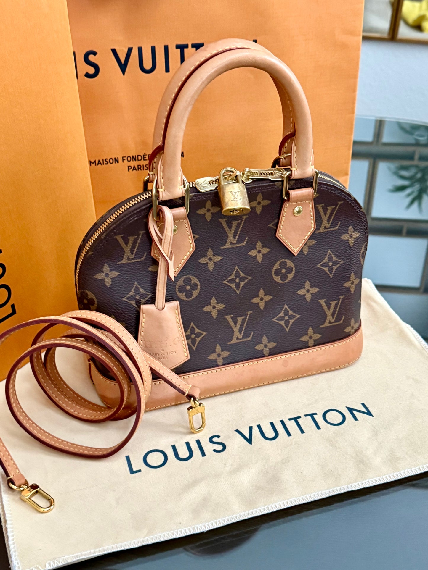 Alma BB with Original Strap , Clochette , Lock 🔐 keys, Box , dustbag and Paper bag - 📅 Year: 2021