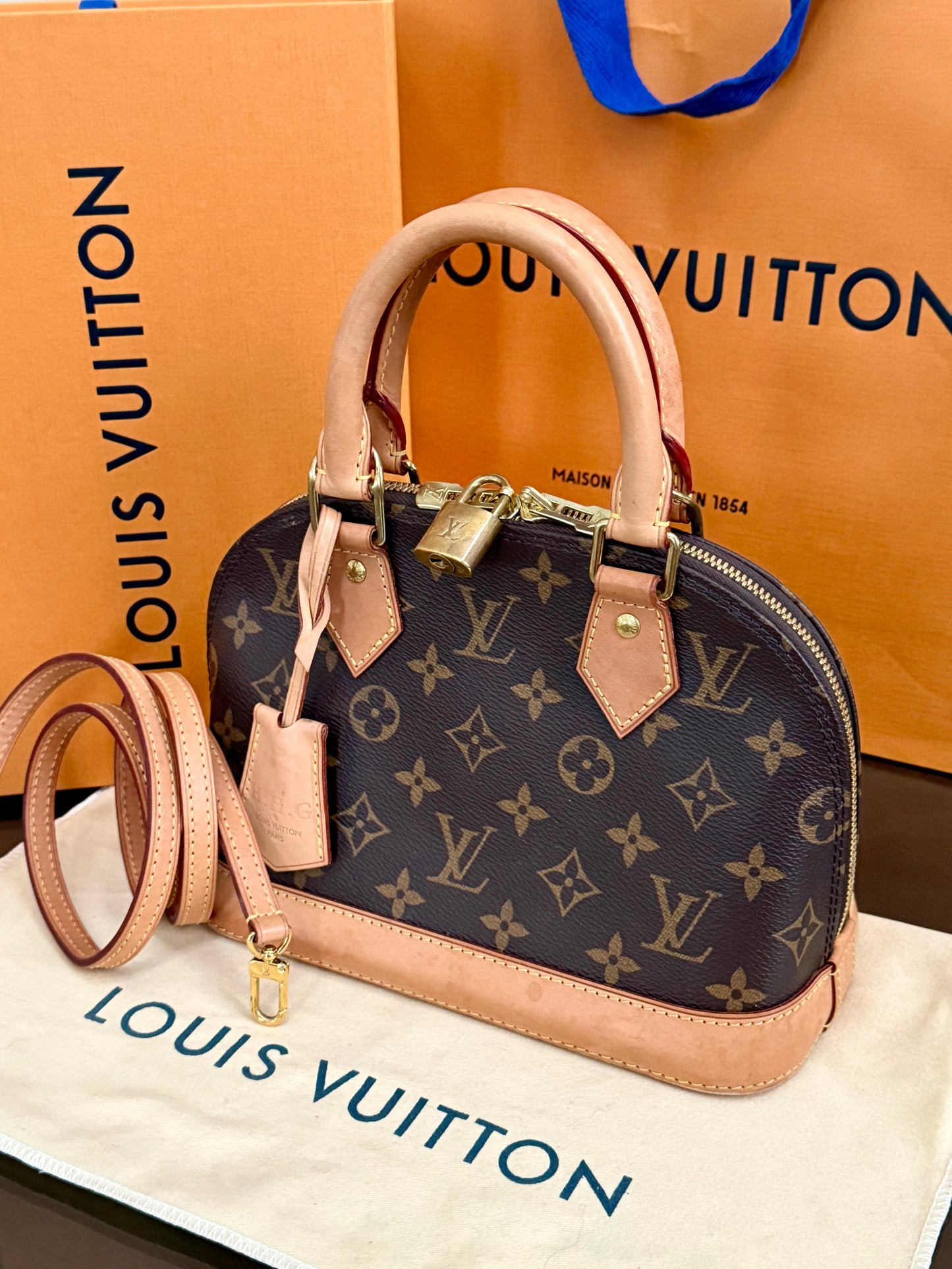 Alma BB with Original Strap , Clochette , Lock 🔐 keys, Box , dustbag and Paper bag - 📅 Year: 2021