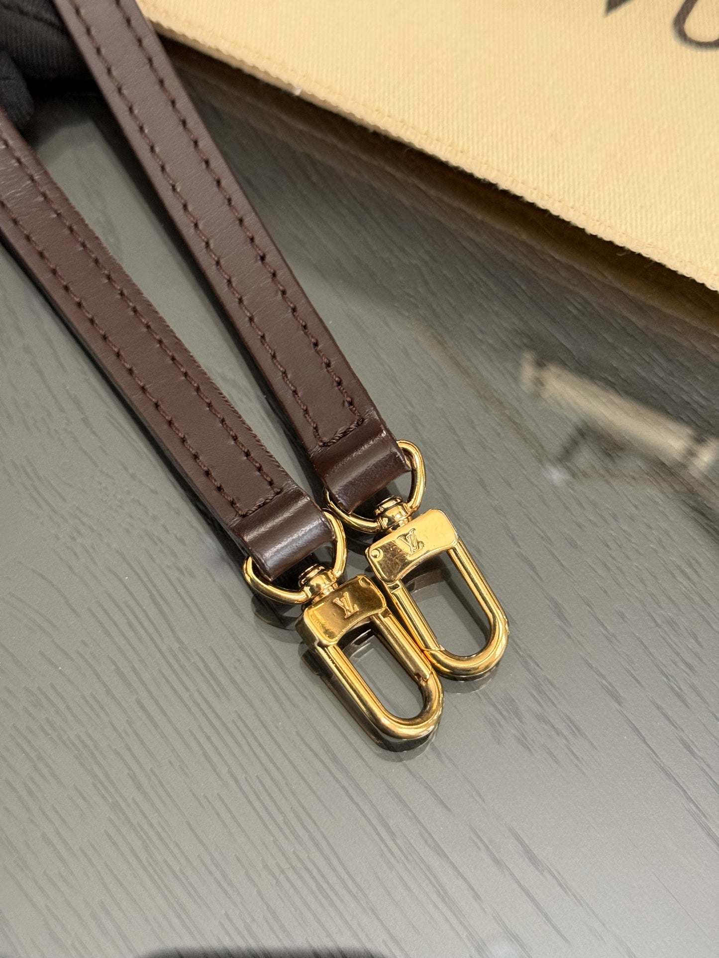 Eva Clutch in DE with Dustbag, Insert Organizer, Box and Paper bag🗓️ Year: 2010