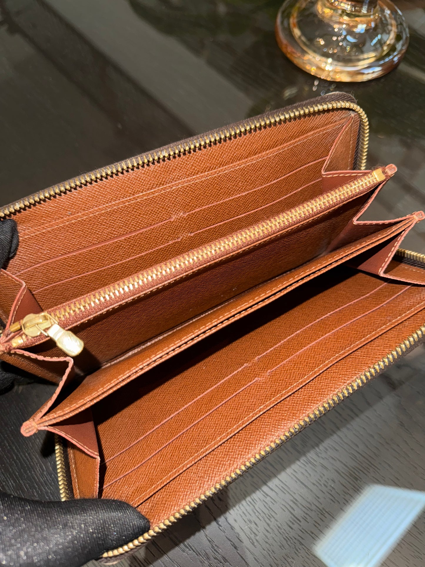 Zippy Long Wallet in Monogram with Dustbag 🗓️ Year: 2014