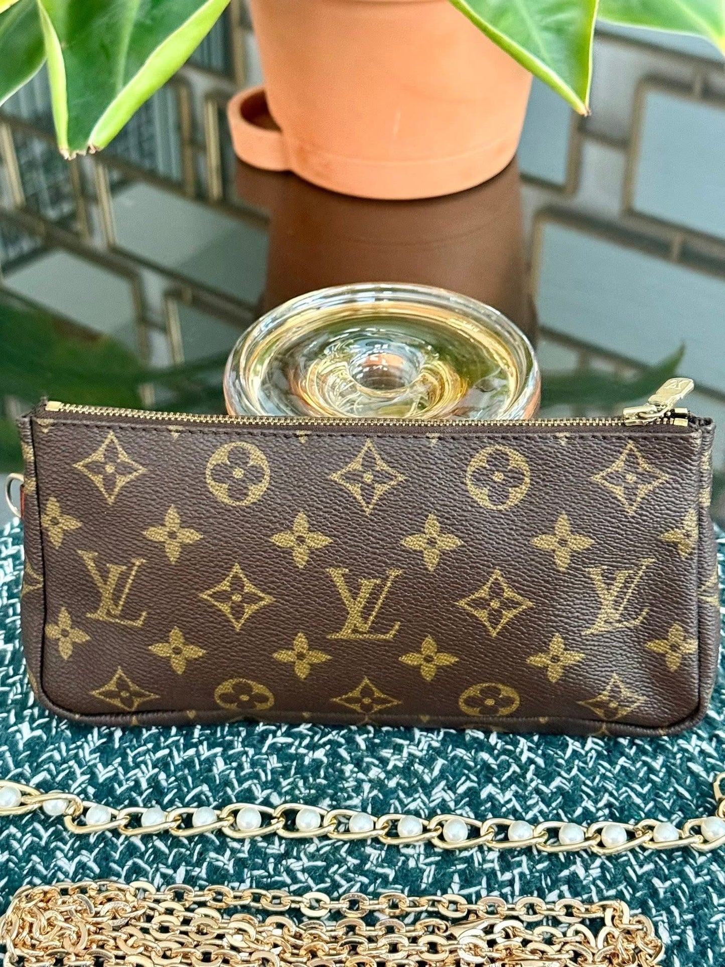 Sac Shopping Pouch with Non branded Chain -🗓️
