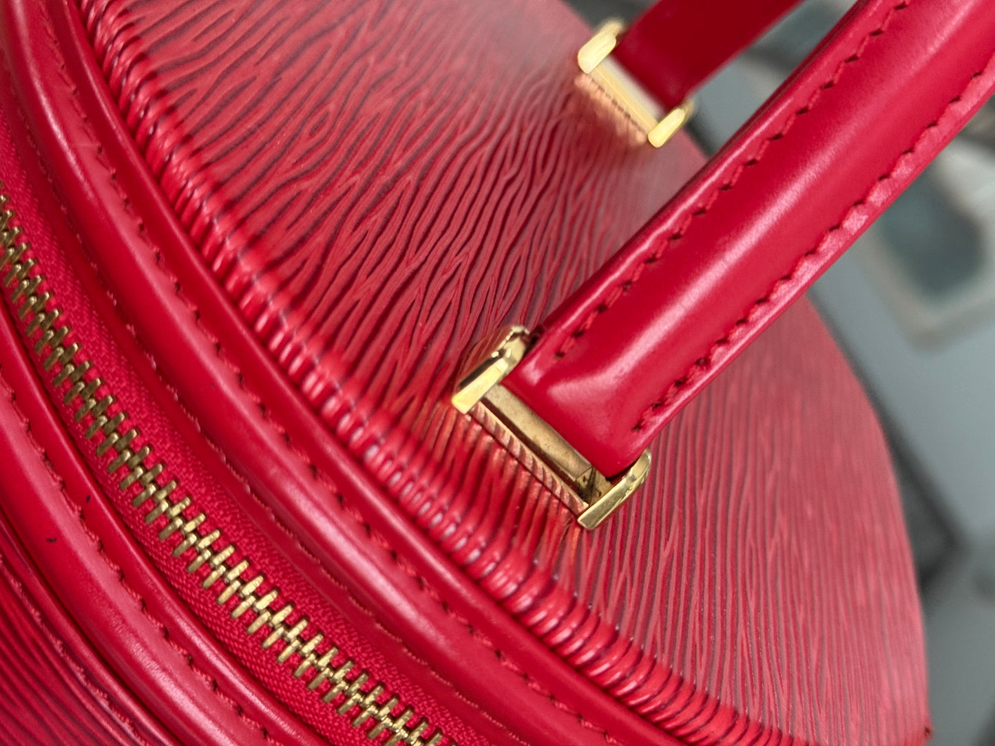 Epi Cannes with Lock No key-🗓️ Year: 2000