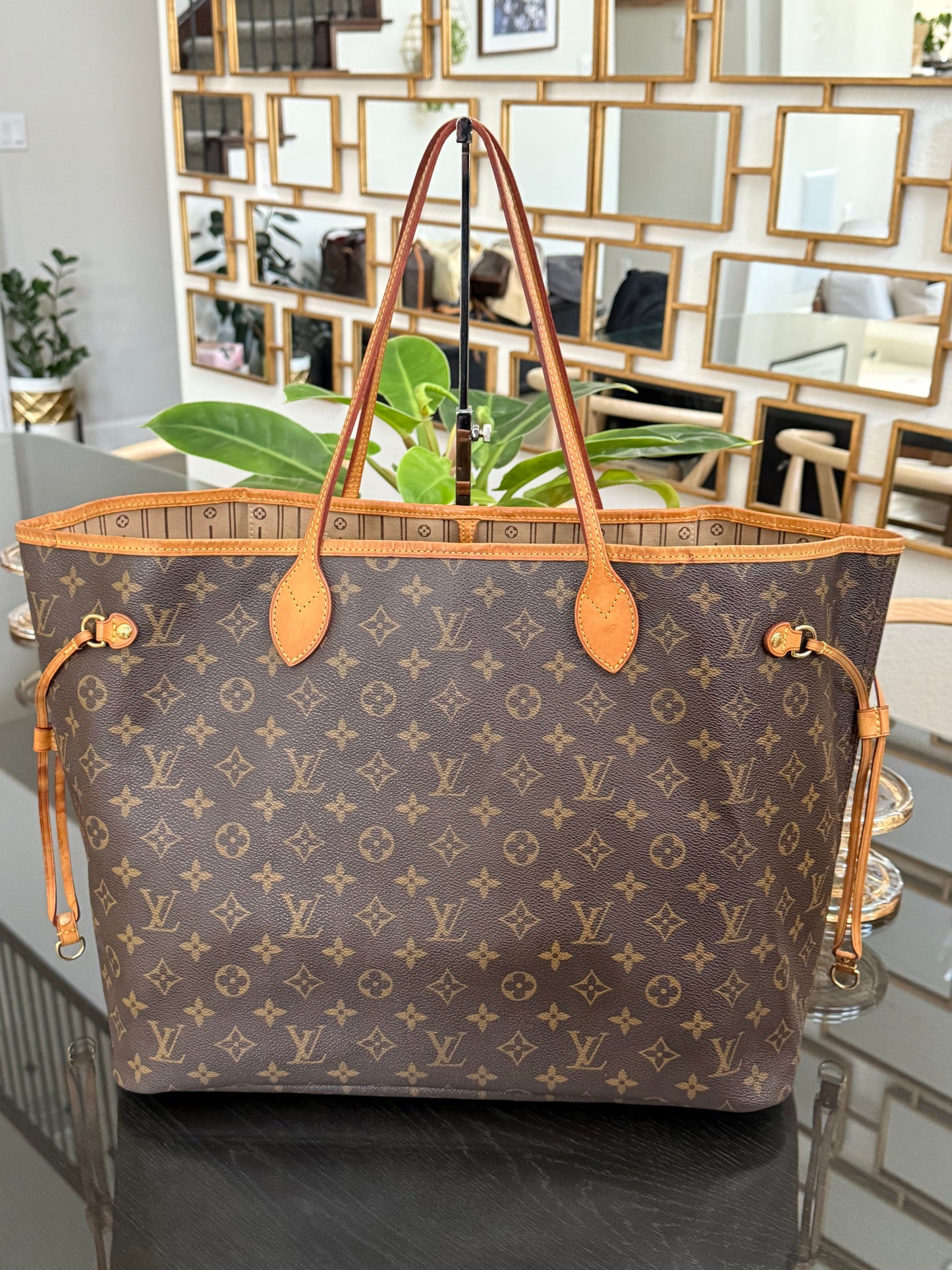 Neverfull GM with Dustbag and Insert Organizer 📅 Year: 2012