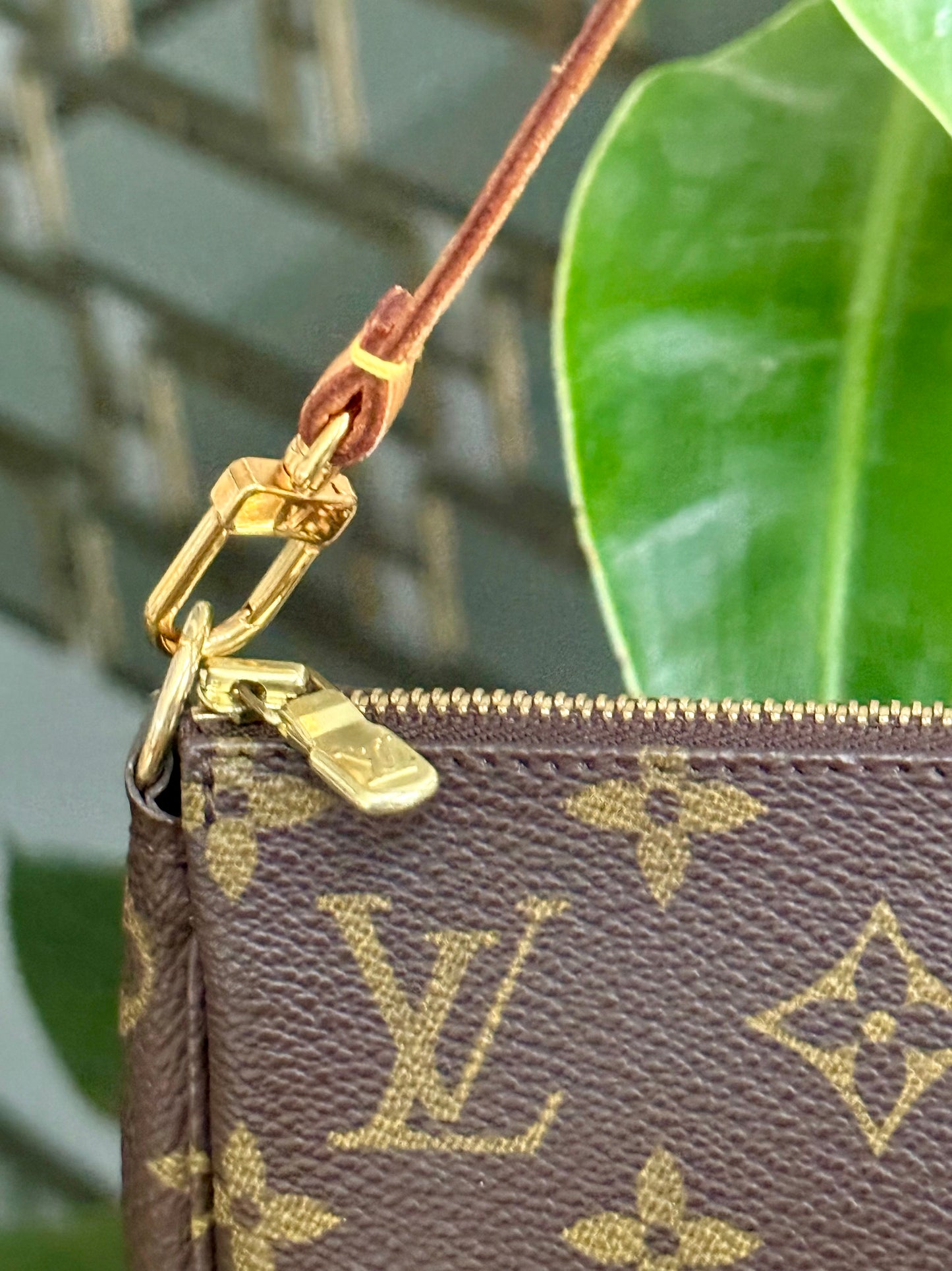 Pochette Accessories with Dustbag -🗓️ Year: 2001