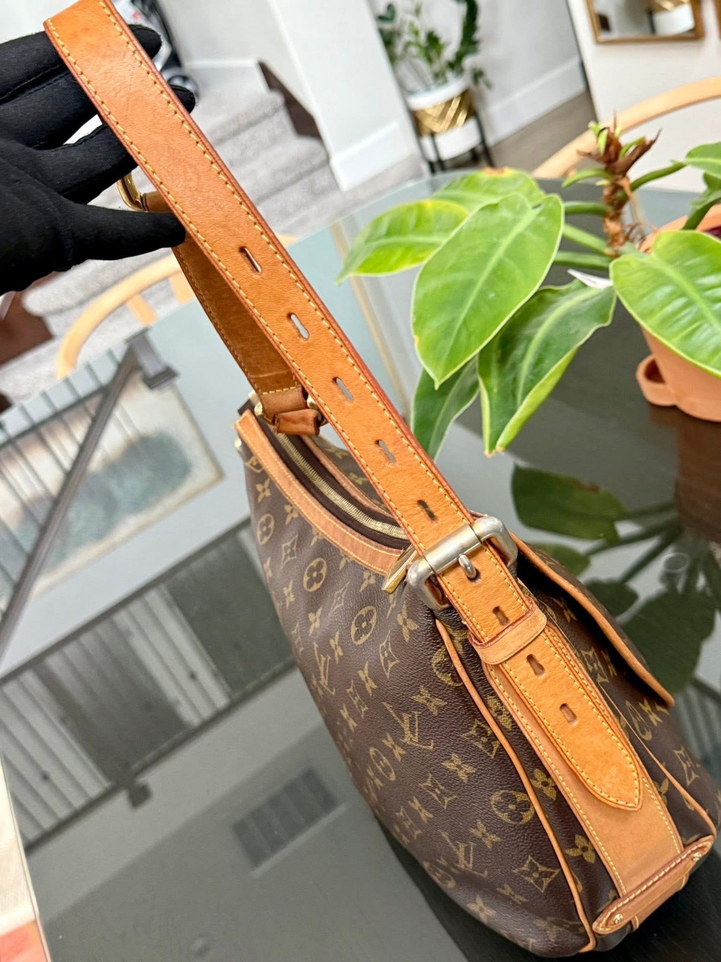 Tulum GM Shoulder/ Crossbody Bag - 🗓️ Year: 2010