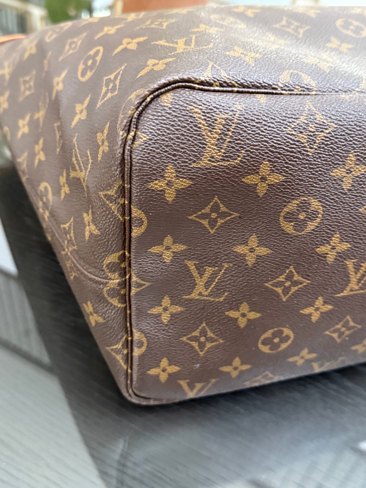 Neverfull GM with Dustbag and Insert Organizer 📅 Year: 2012