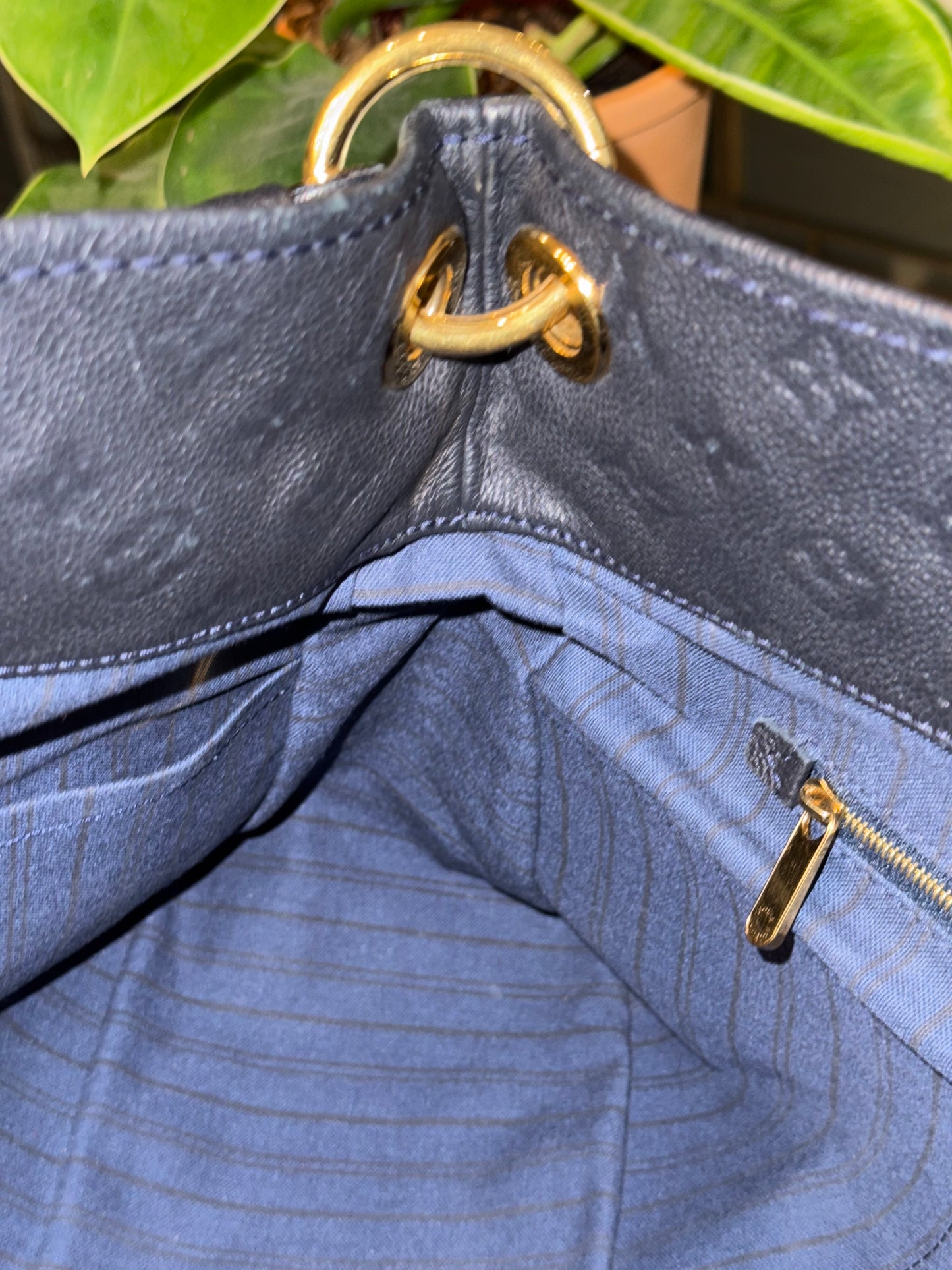 Artsy MM Empriente in Black/ Dark Blue with Dustbag and Insert Organizer 📅 Year: 2011