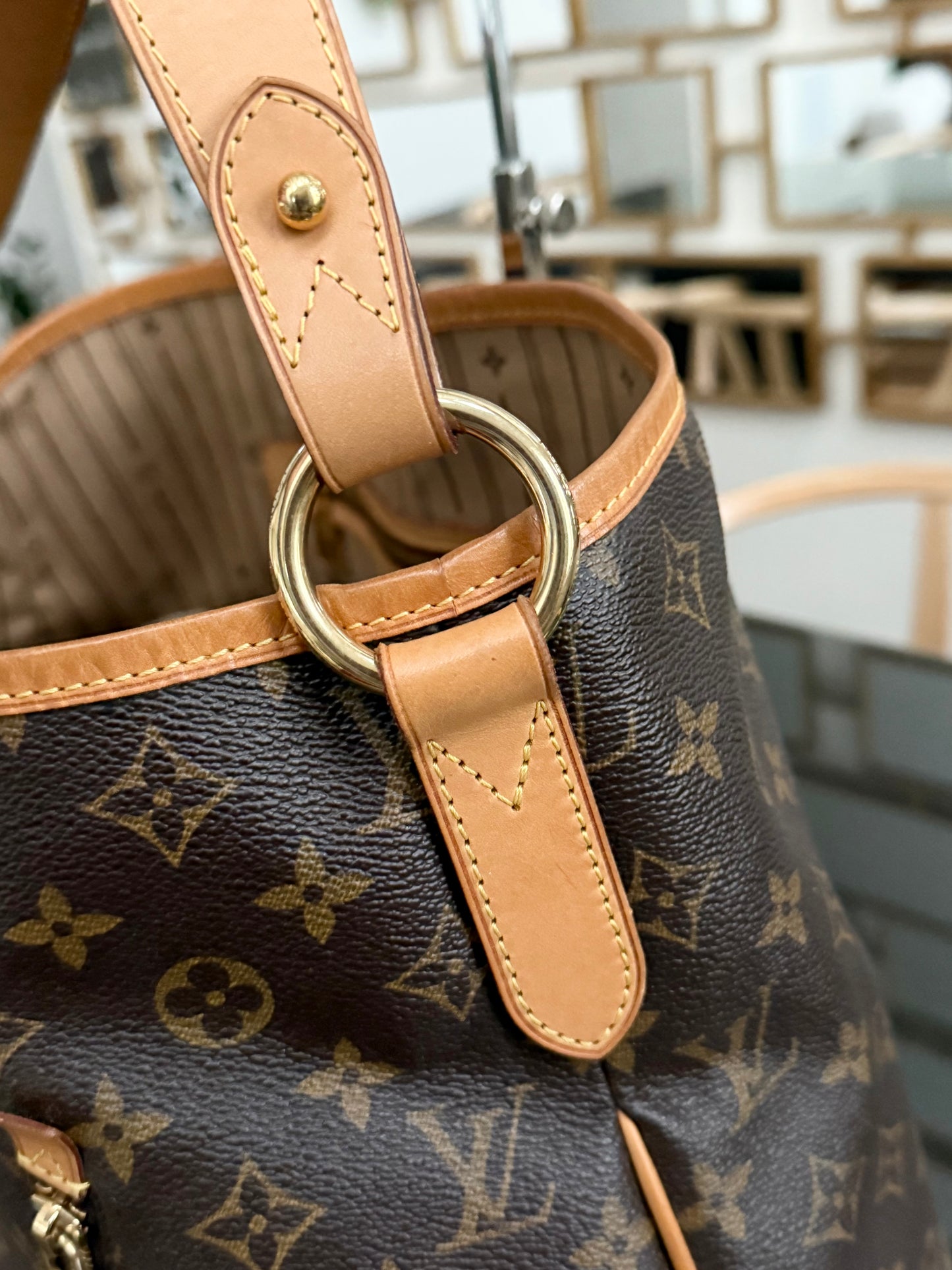 Delightful GM with Dustbag 🌹📅 Year: 2011