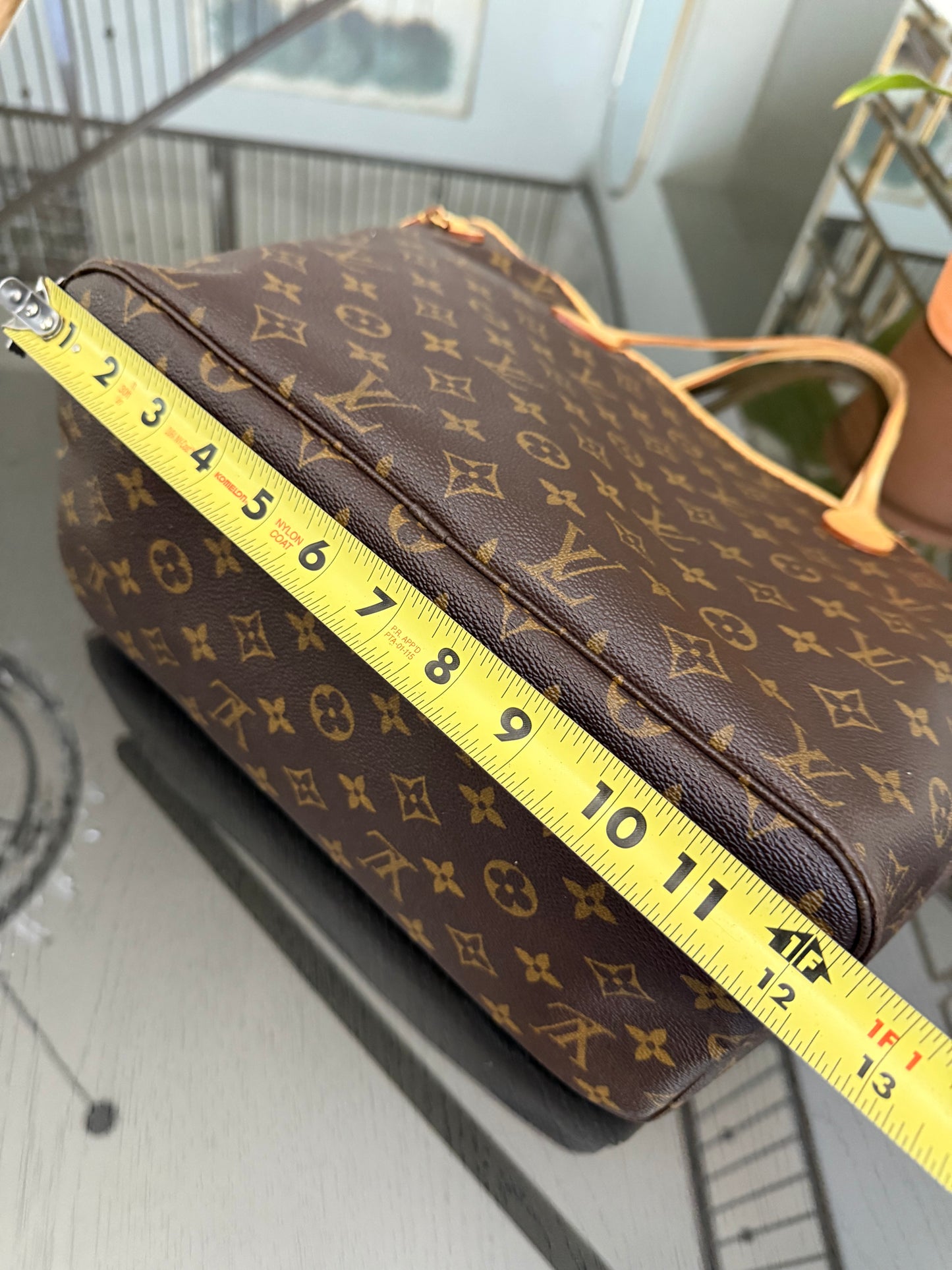 Neverfull MM in Monogram with Dustbag 🗓️ Year: 2007