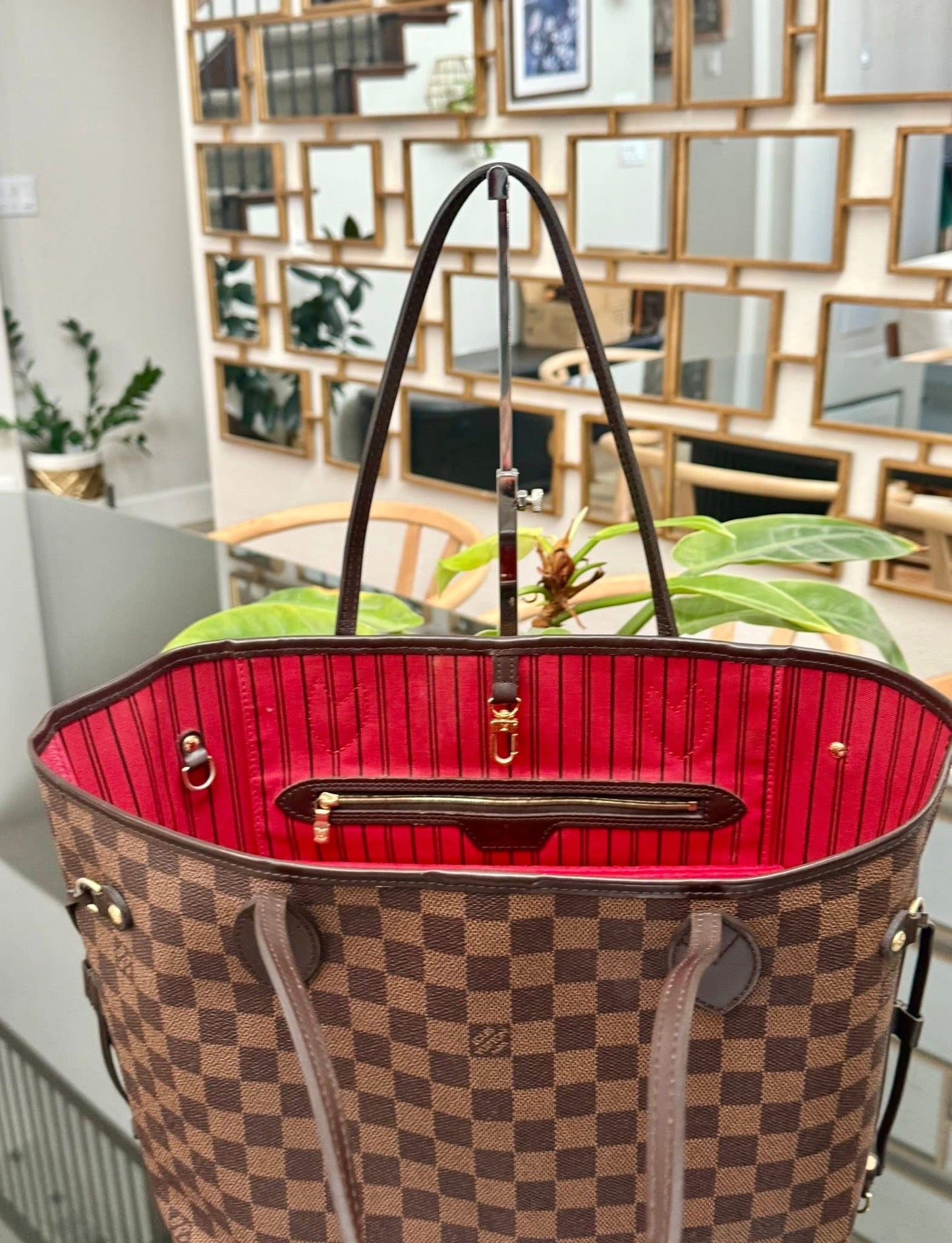 Neverfull MM in DE with Dustbag and Non branded Twilly 📅 Year: 2014