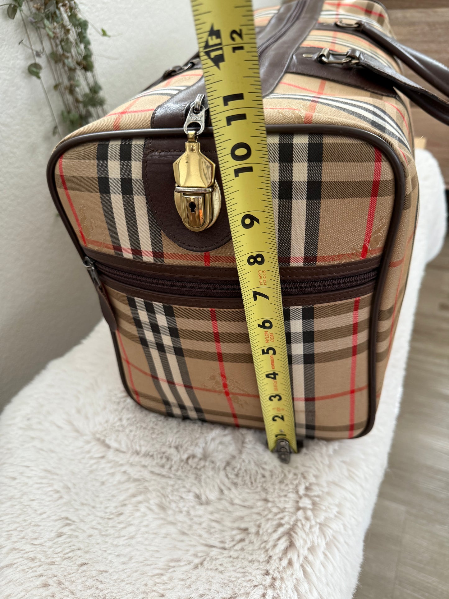 Burberry Duffle/ Travel Bag 📅
