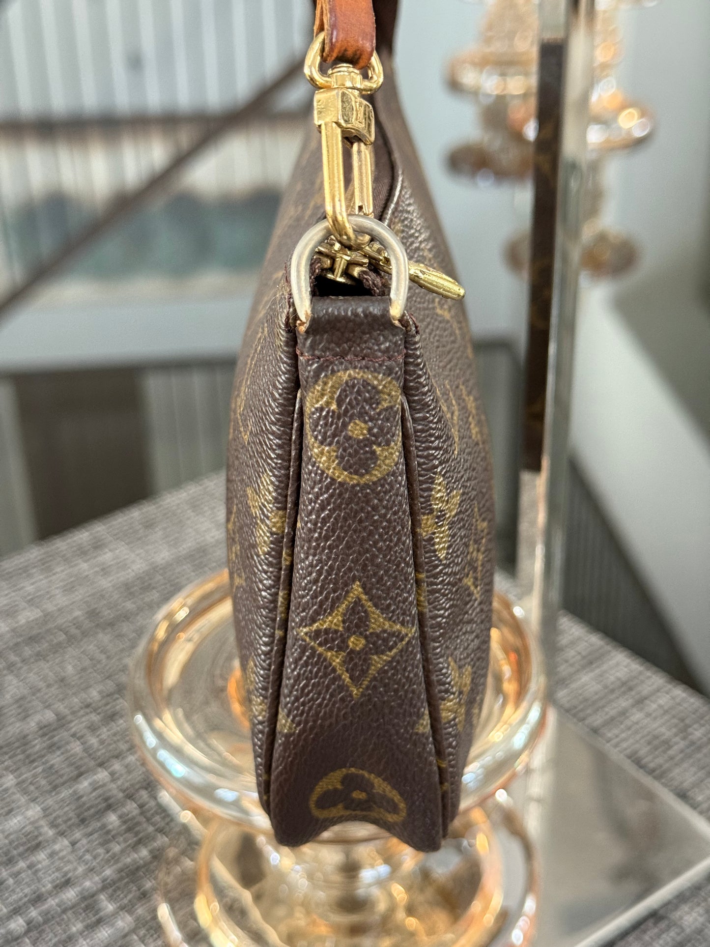 Pochette Accessories - 📅 Year: 2002