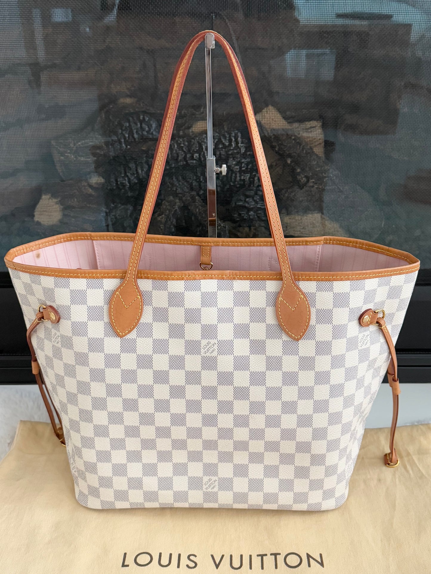 Neverfull MM Azur in Rose Ballerine with Dustbag -Year: 2018