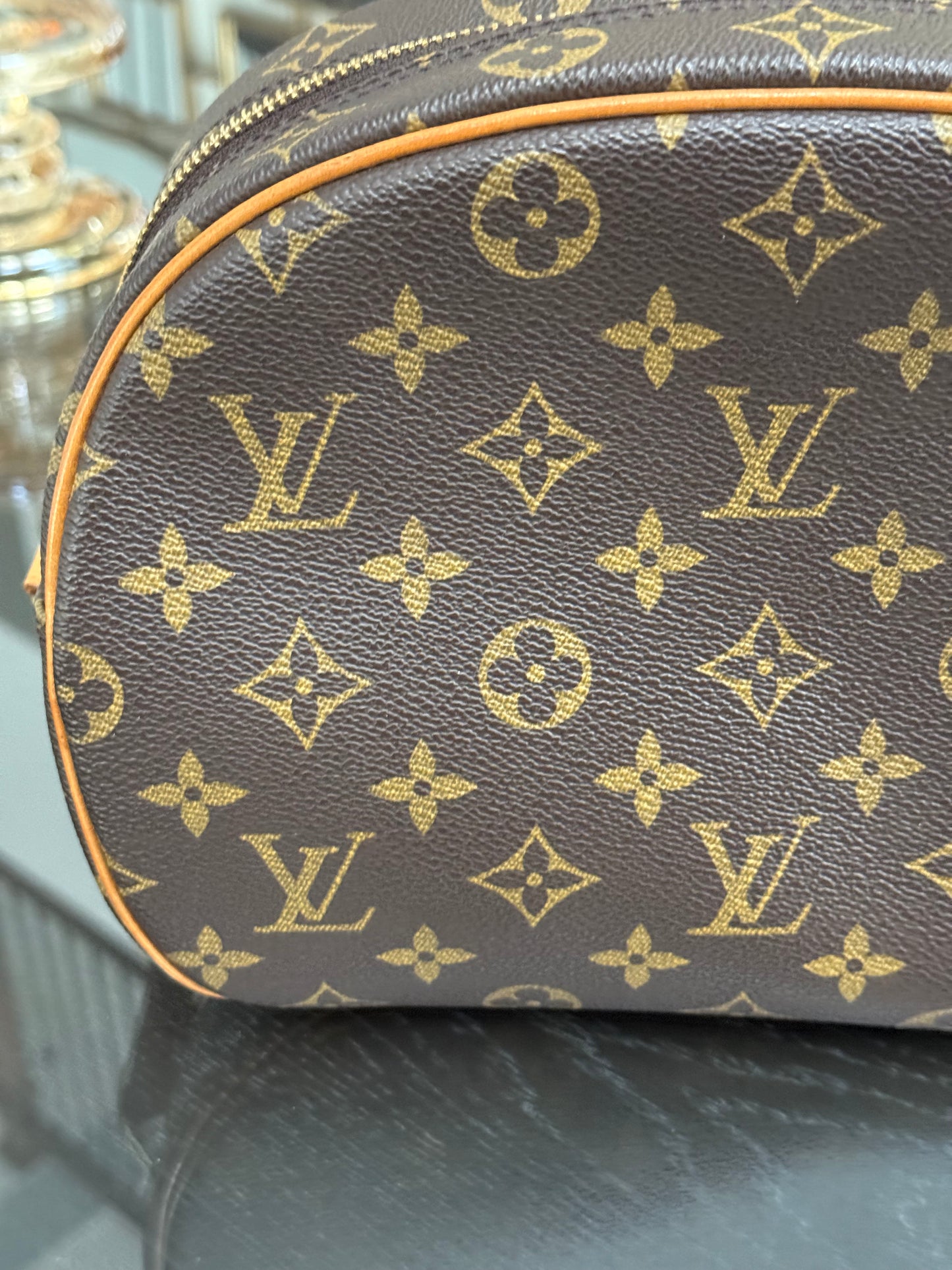 Blois Crossbody -🗓️ Year: 1999